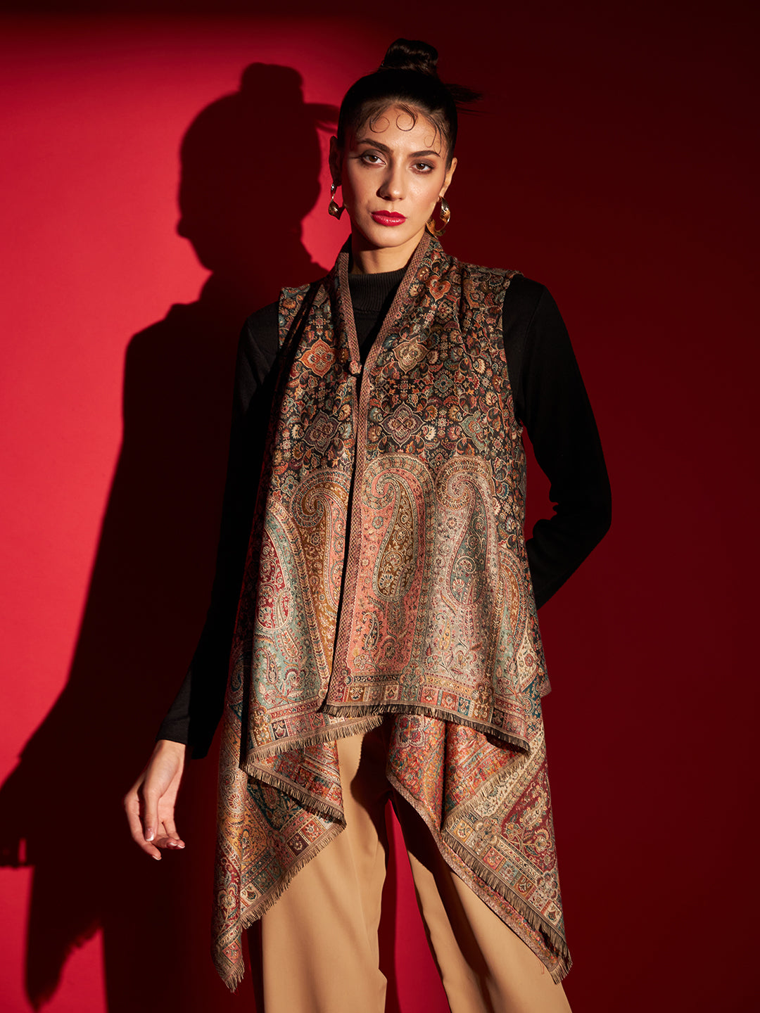 Women's Royal Woven Cape Shrug with Paisley Pattern | Black