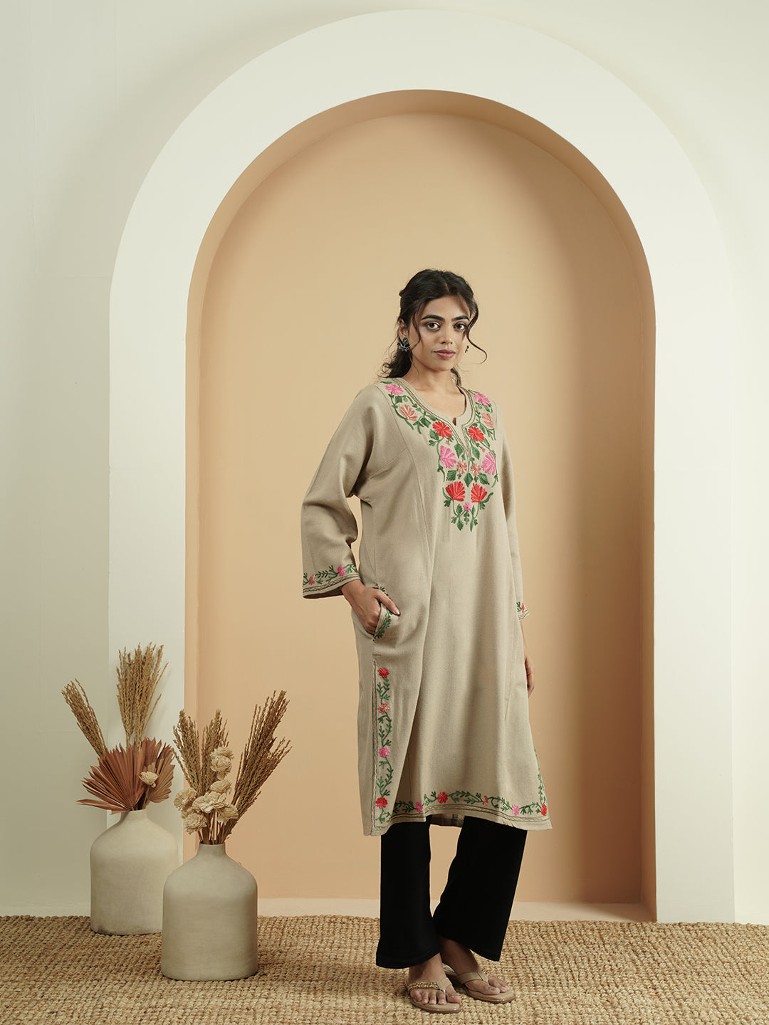 Floral Paisley Aari Embroidery Kashmiri Pheran | Beige