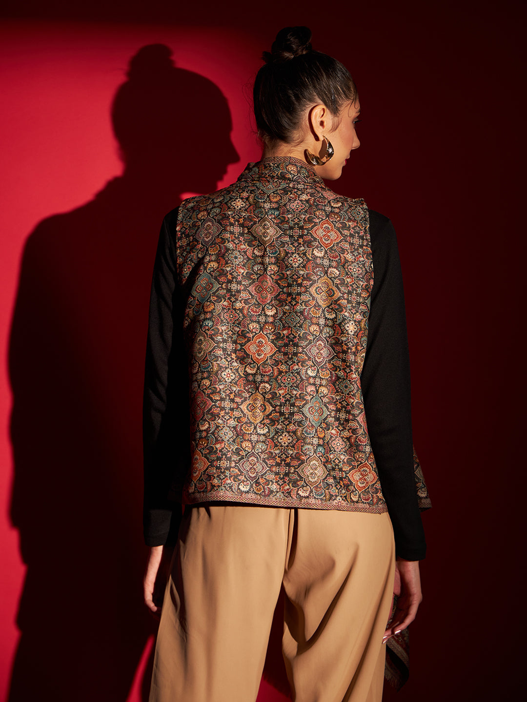 Women's Royal Woven Cape Shrug with Paisley Pattern | Black