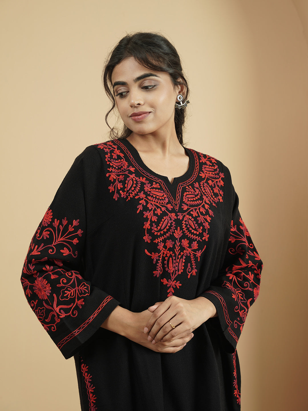 Floral Paisley Aari Embroidery Kashmiri Pheran | Black