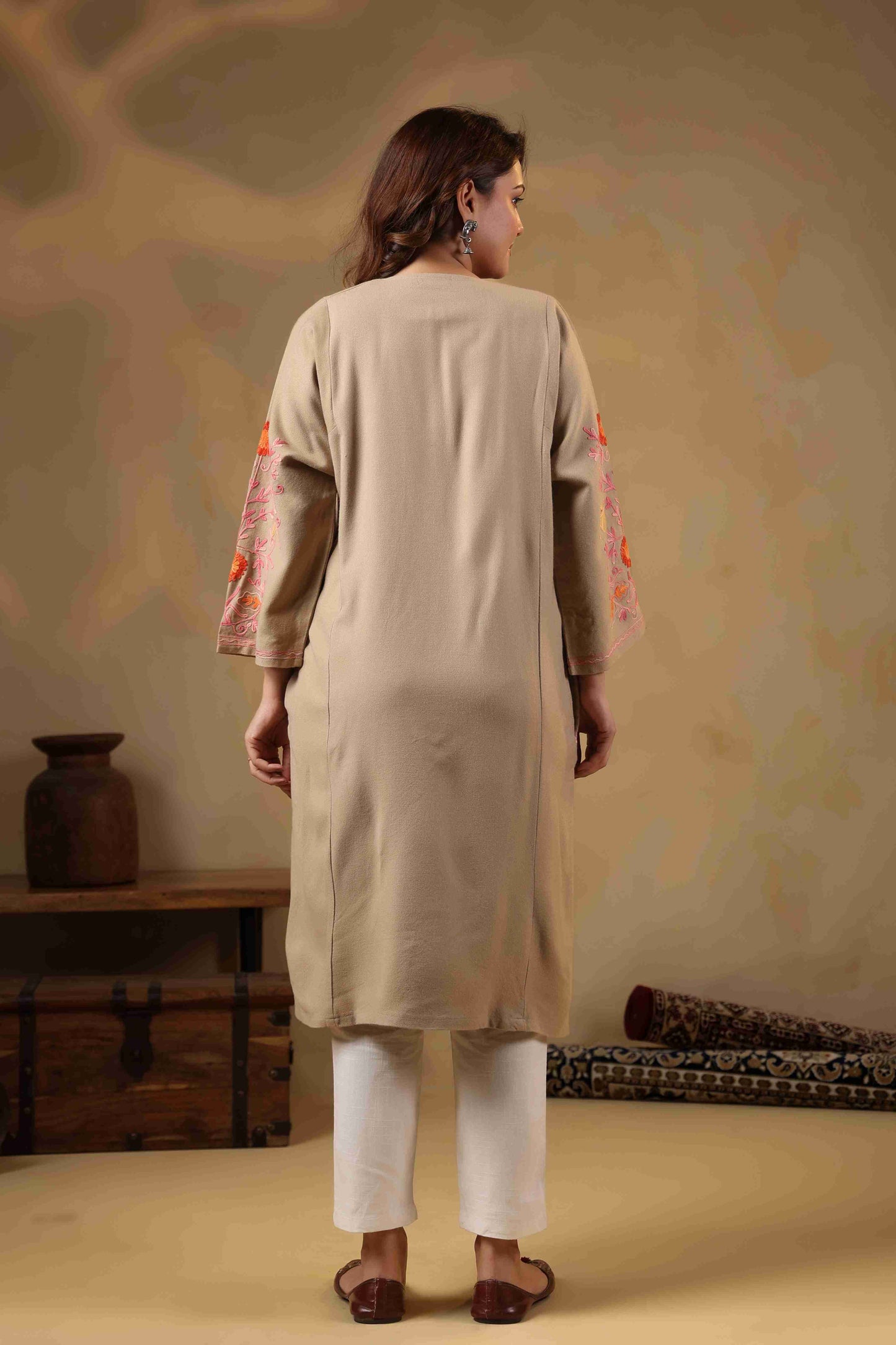 Floral Paisley Aari Embroidery Kashmiri Pheran | Beige