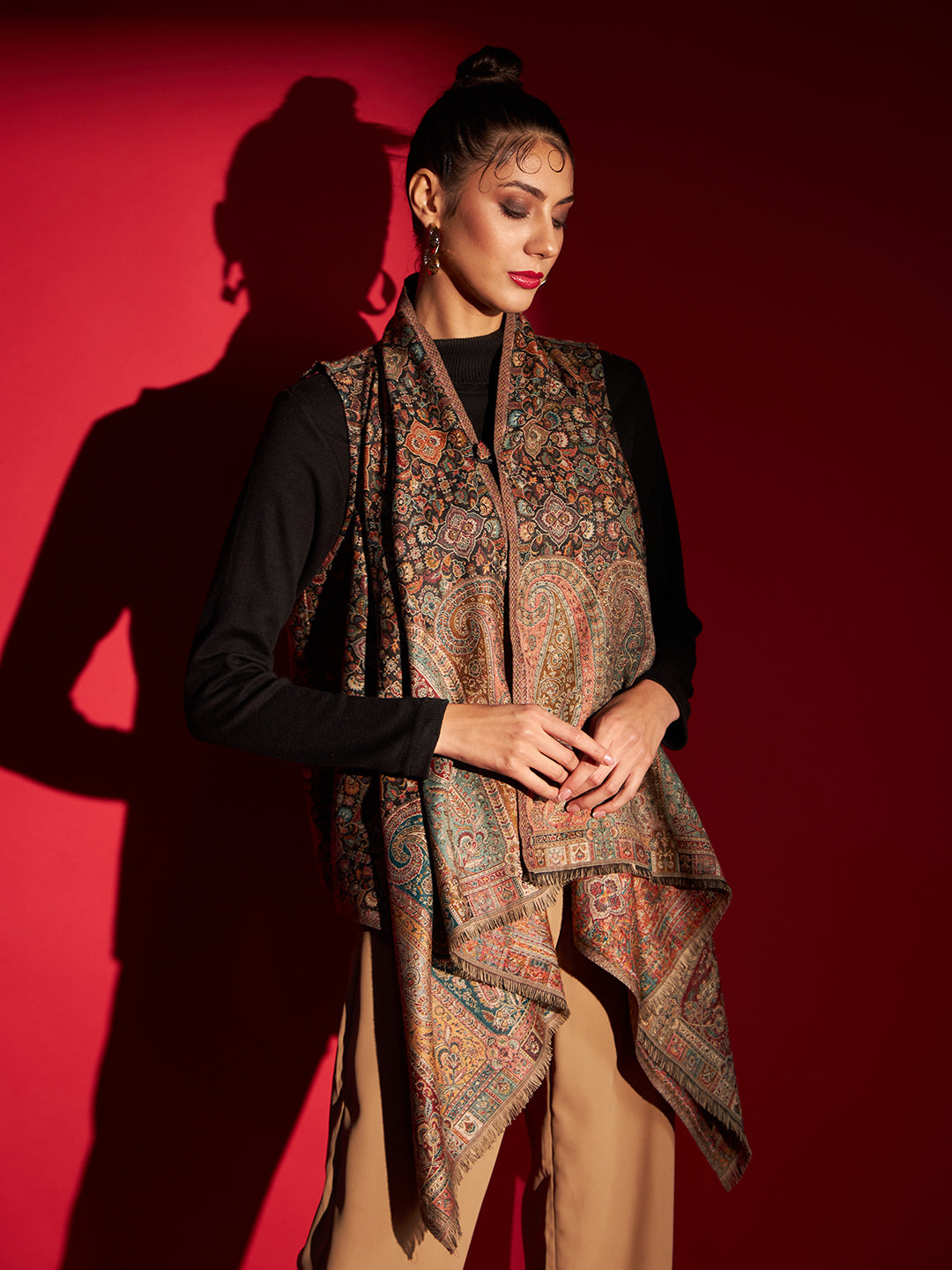 Women's Royal Woven Cape Shrug with Paisley Pattern | Black