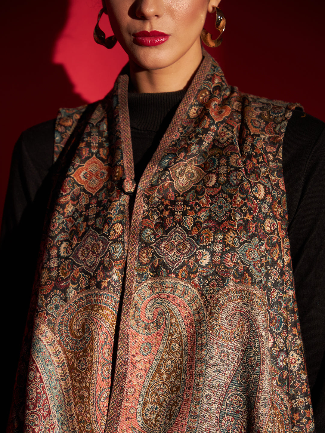 Women's Royal Woven Cape Shrug with Paisley Pattern | Black