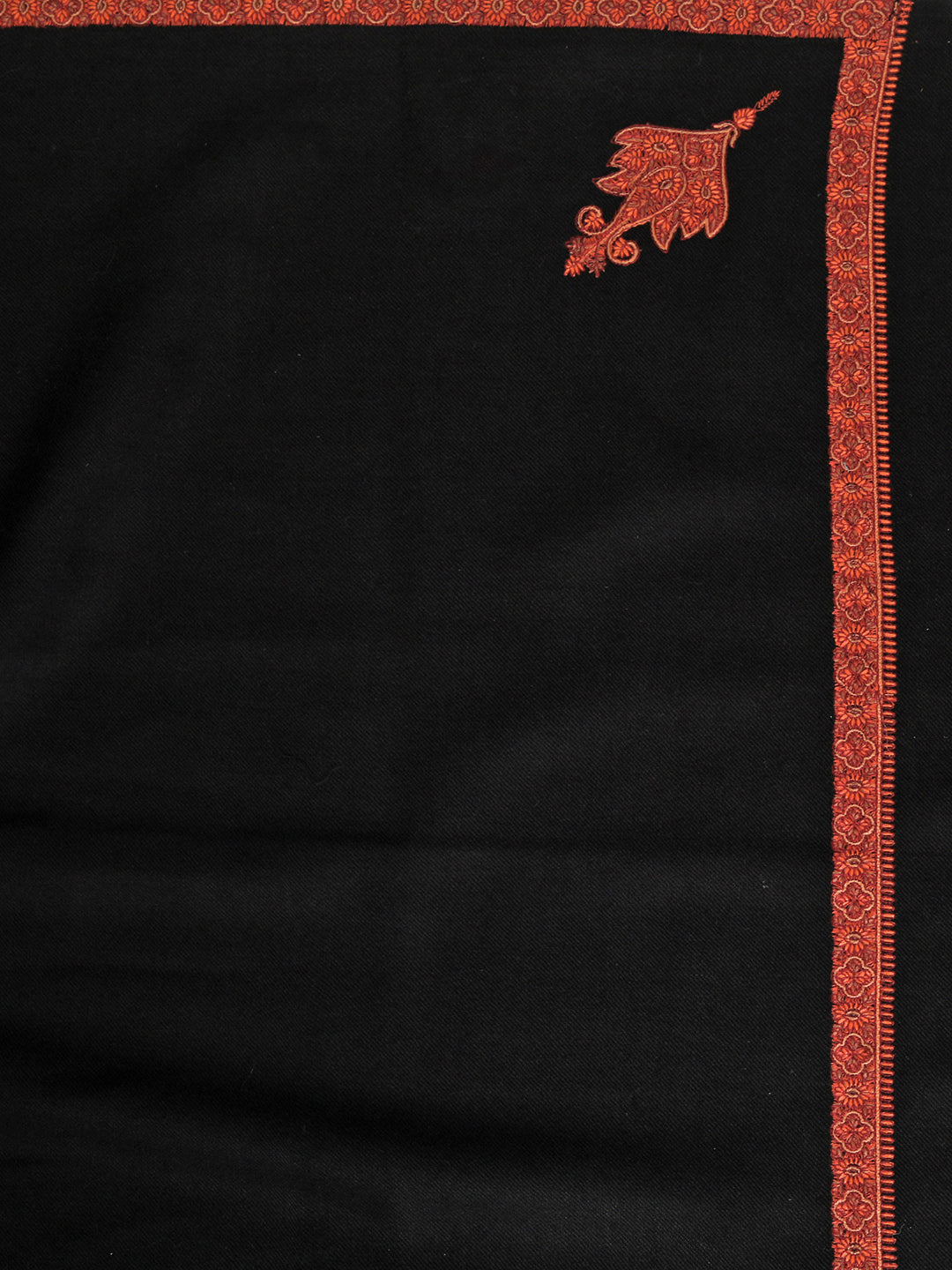 Men's Traditional Wool Lohi with Fine Embroidery | BlackMen's Traditional Wool Lohi with Fine Embroidery | Black