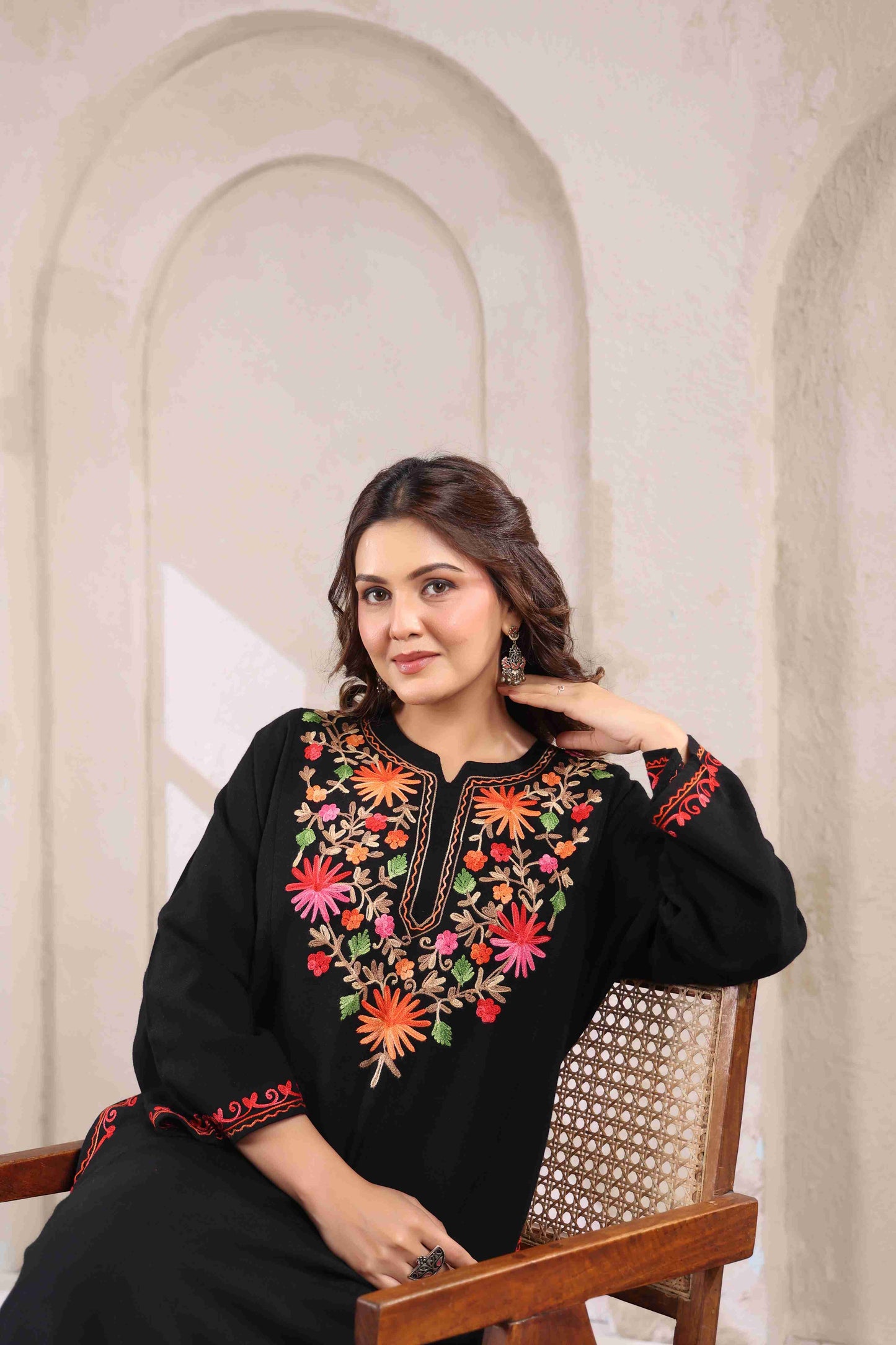 Multicolor Aari Embroidery Kashmiri Pheran | Black