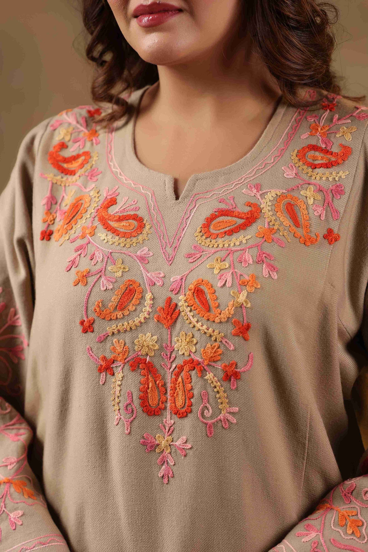 Floral Paisley Aari Embroidery Kashmiri Pheran | Beige