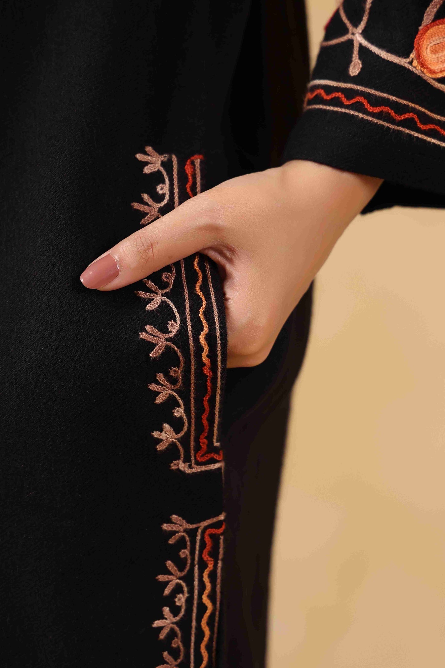Multicolor Aari Embroidery Kashmiri Pheran | Black