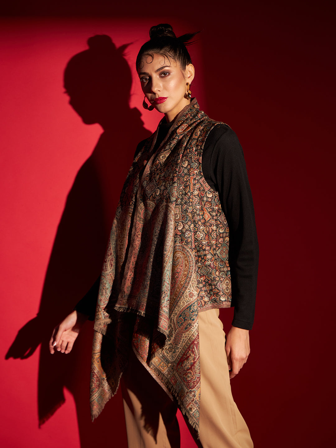 Women's Royal Woven Cape Shrug with Paisley Pattern | Black