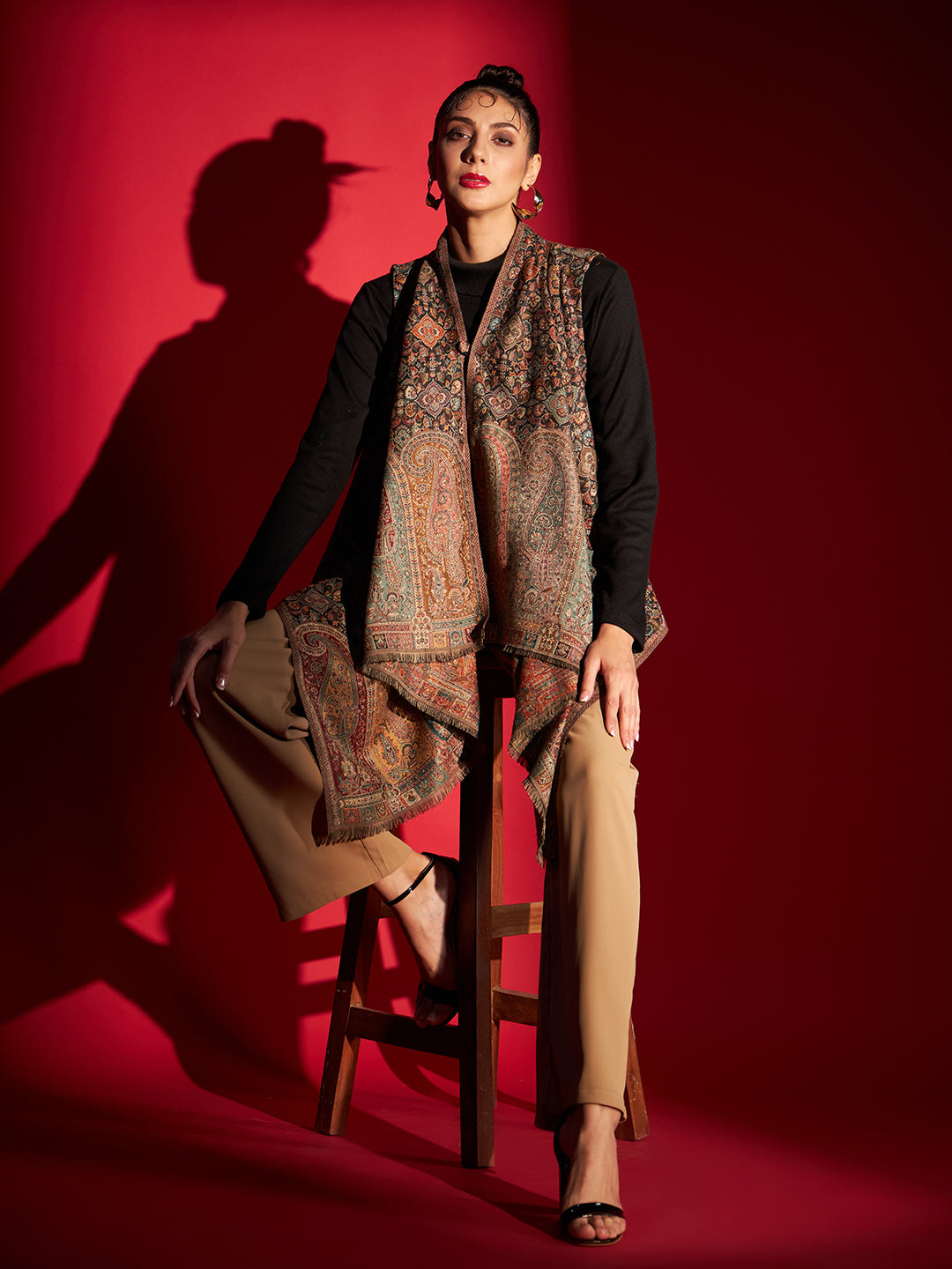 Women's Royal Woven Cape Shrug with Paisley Pattern | Black