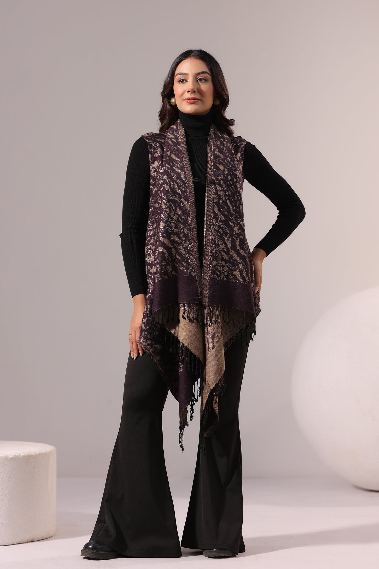 Women's Sleeveless Zari Pattern Shrug Cardigan | Purple