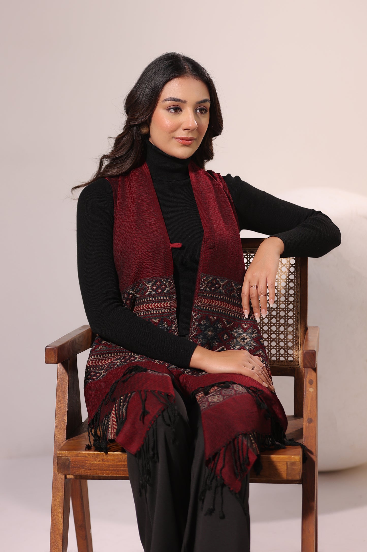 Women's Sleeveless Kullu Pattern Shrug Cardigan | Maroon