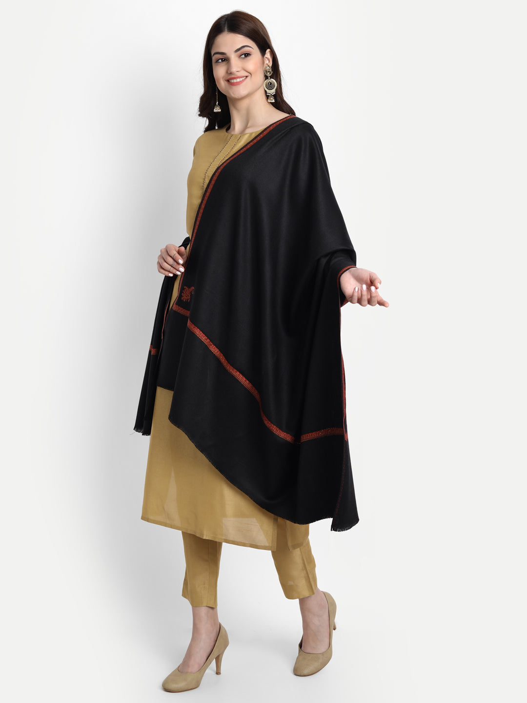 Fine Sozni Embroidery Daur Kashmiri Wool Shawl | Black - Zamour