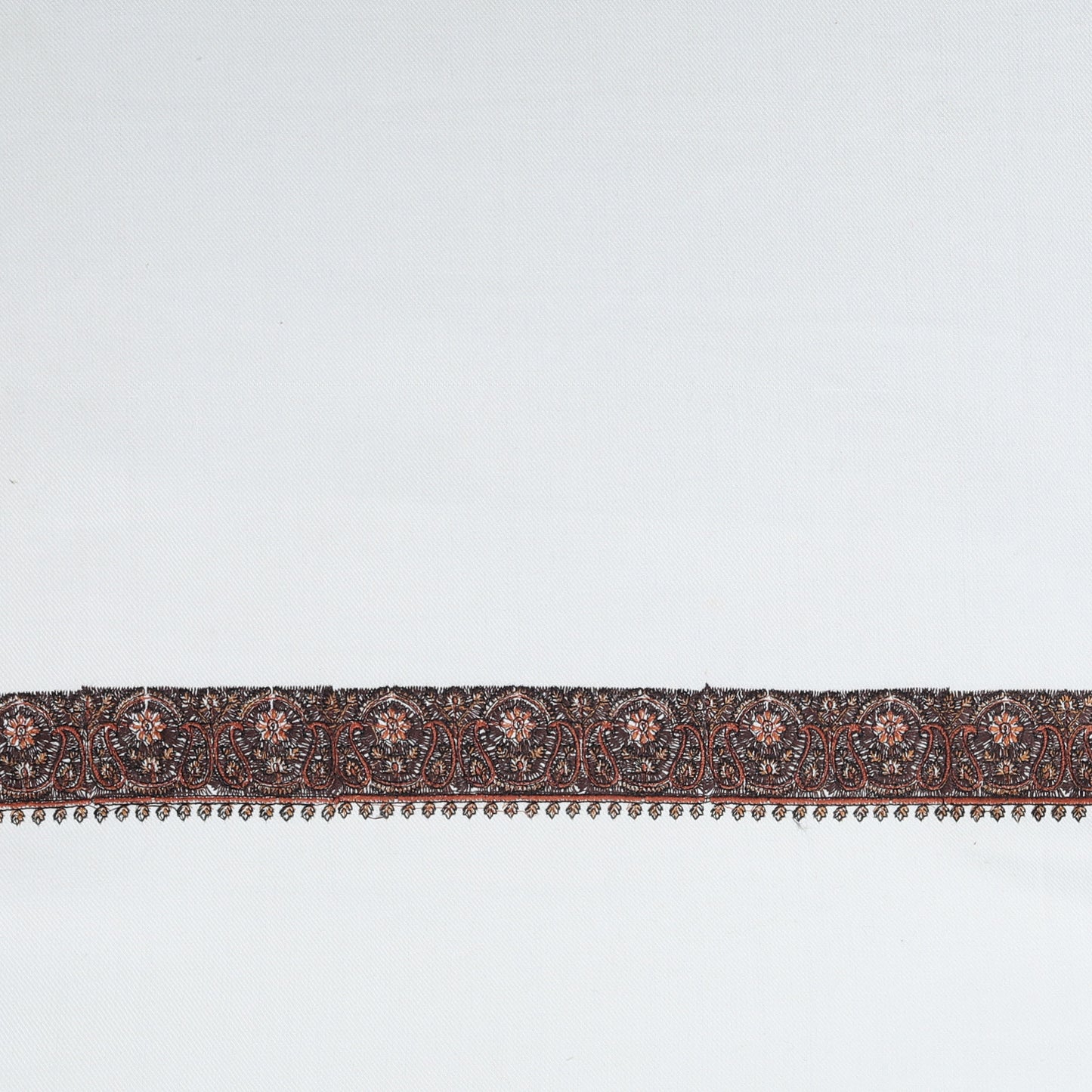 Traditional Lohi with Fine Needle Kashmiri Border | Large Size - Zamour