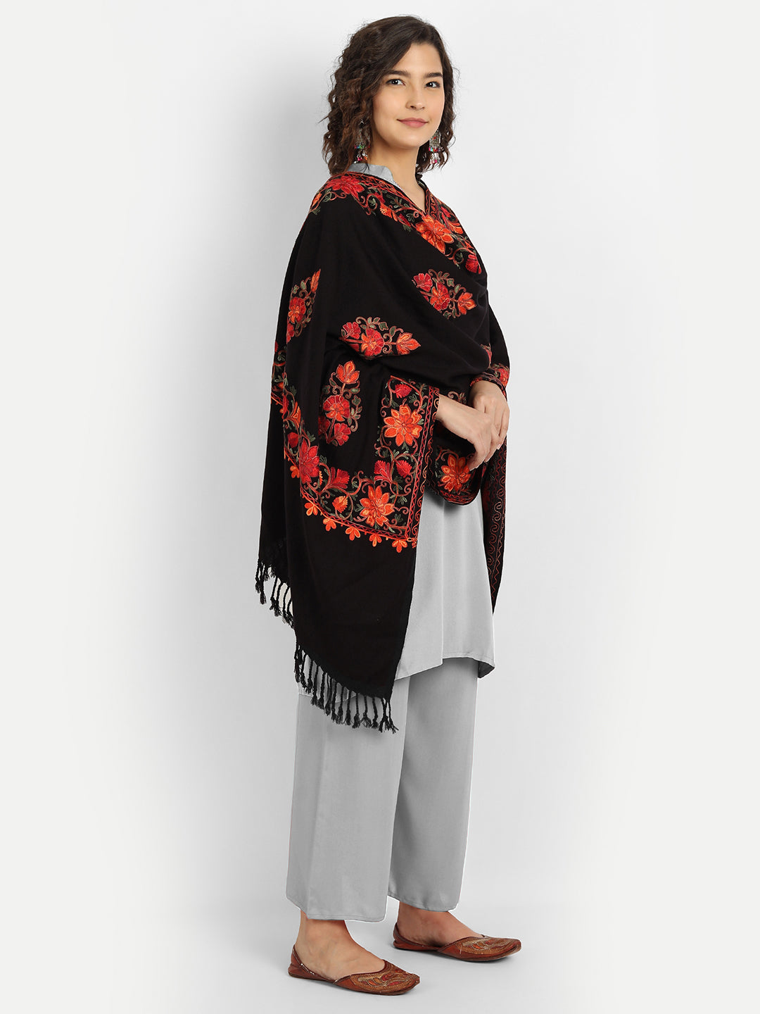 Kashmiri Aari Embroidered Woollen Stole | Black - Zamour