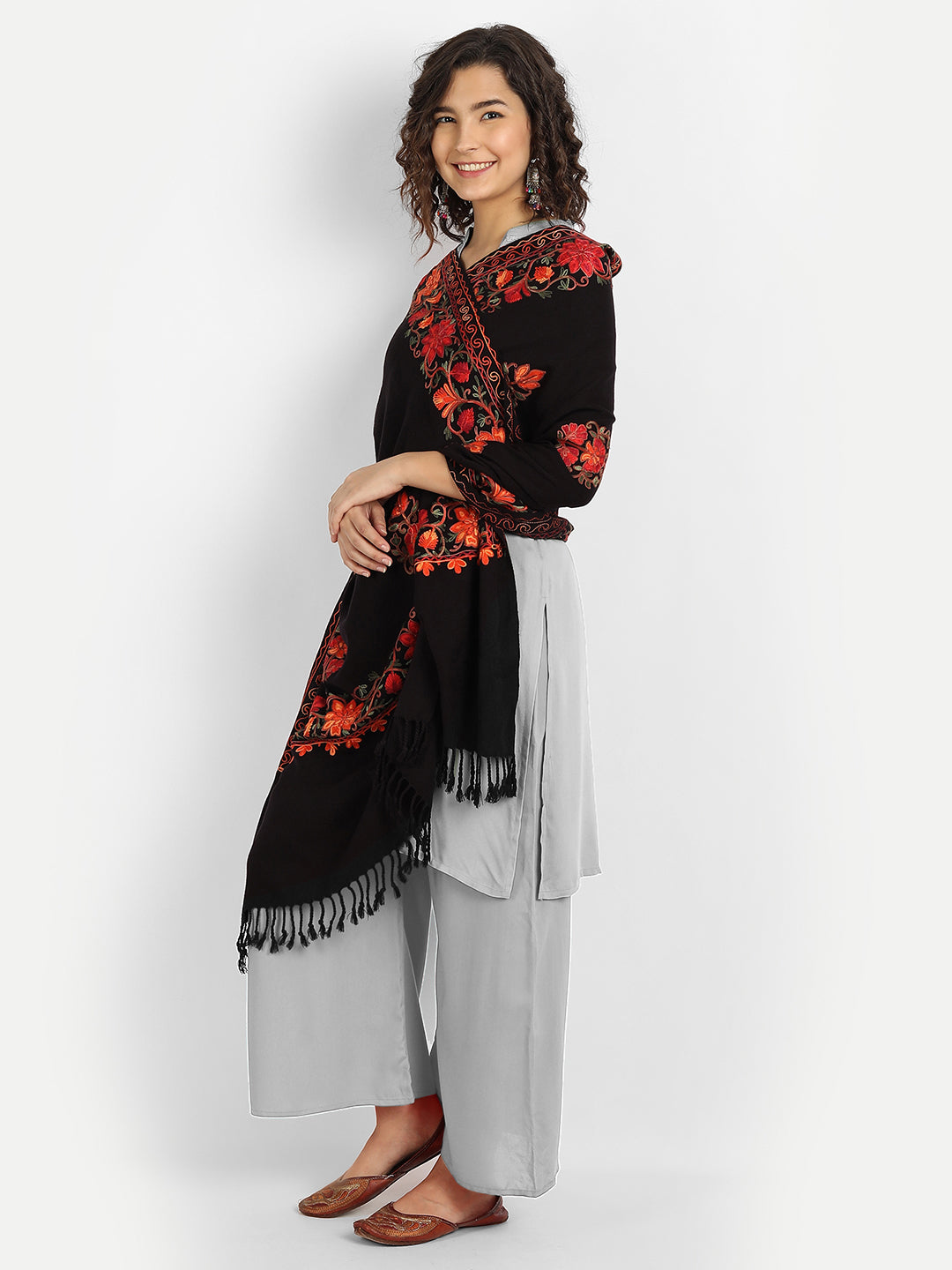 Kashmiri Aari Embroidered Woollen Stole | Black - Zamour