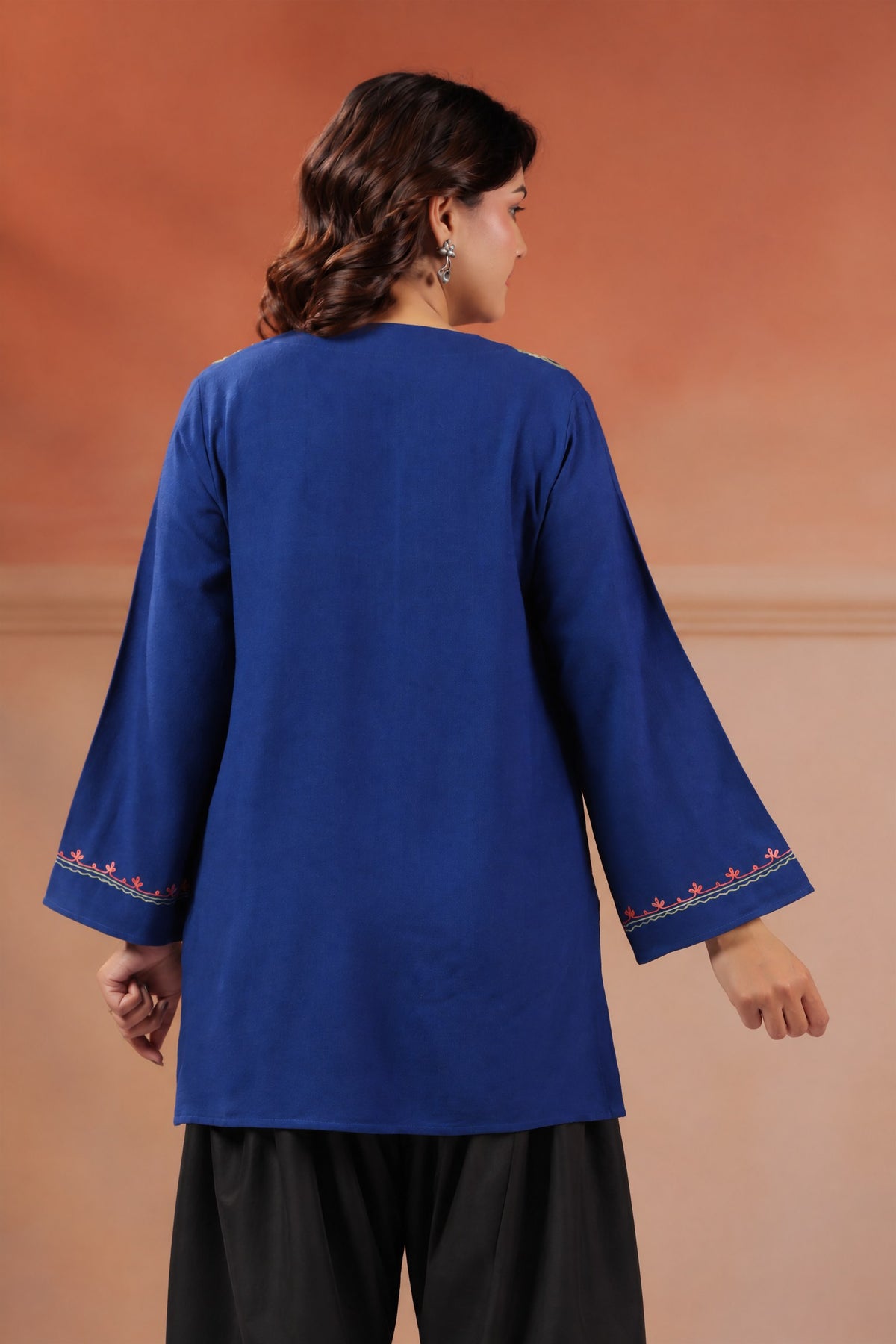 Women's Aari Floral Multicolour Embroidered Woollen Kurta | Airforce Blue