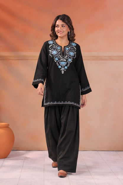Women's Aari Floral Multicolour Embroidered Woollen Kurta | Black