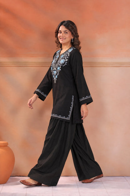Women's Aari Floral Multicolour Embroidered Woollen Kurta | Black