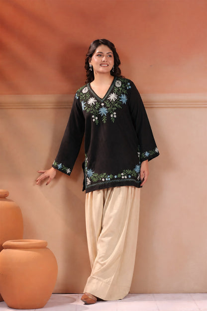 Women's Kashmiri Aari Floral Embroidered Woollen Kurta | Black