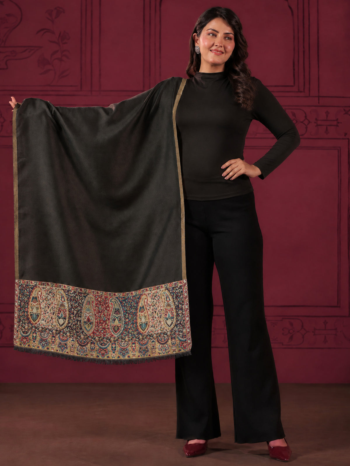 Reversible Kani Zari Stole with Paisley Jamawar Border | Black