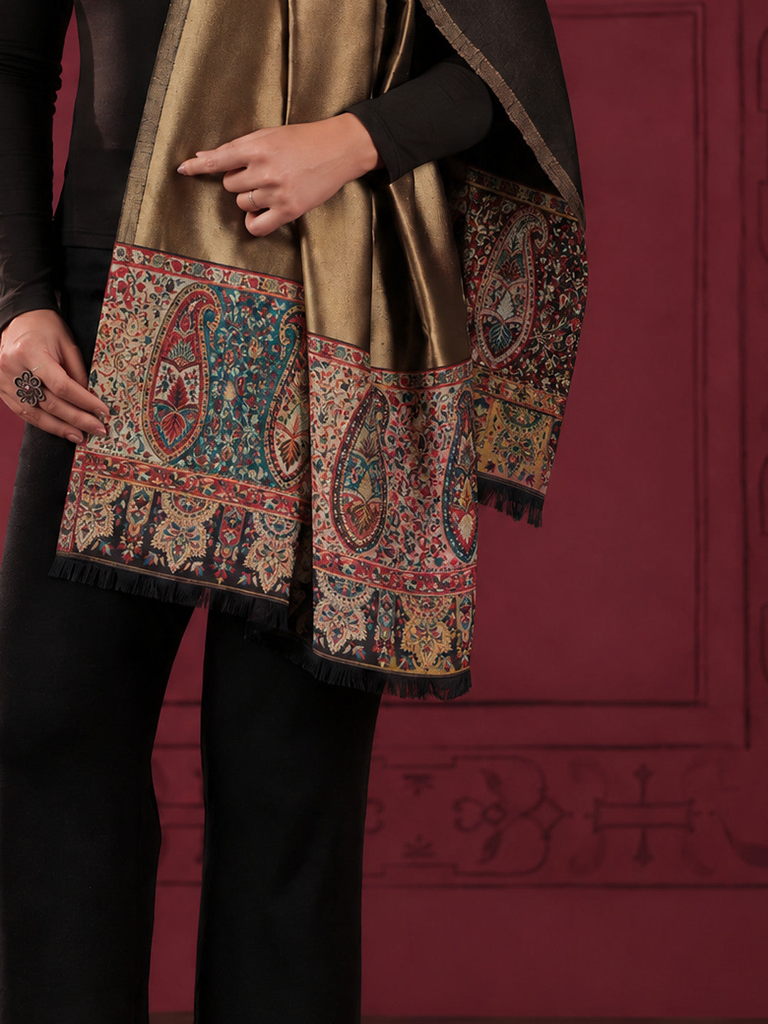 Reversible Kani Zari Stole with Paisley Jamawar Border | Black