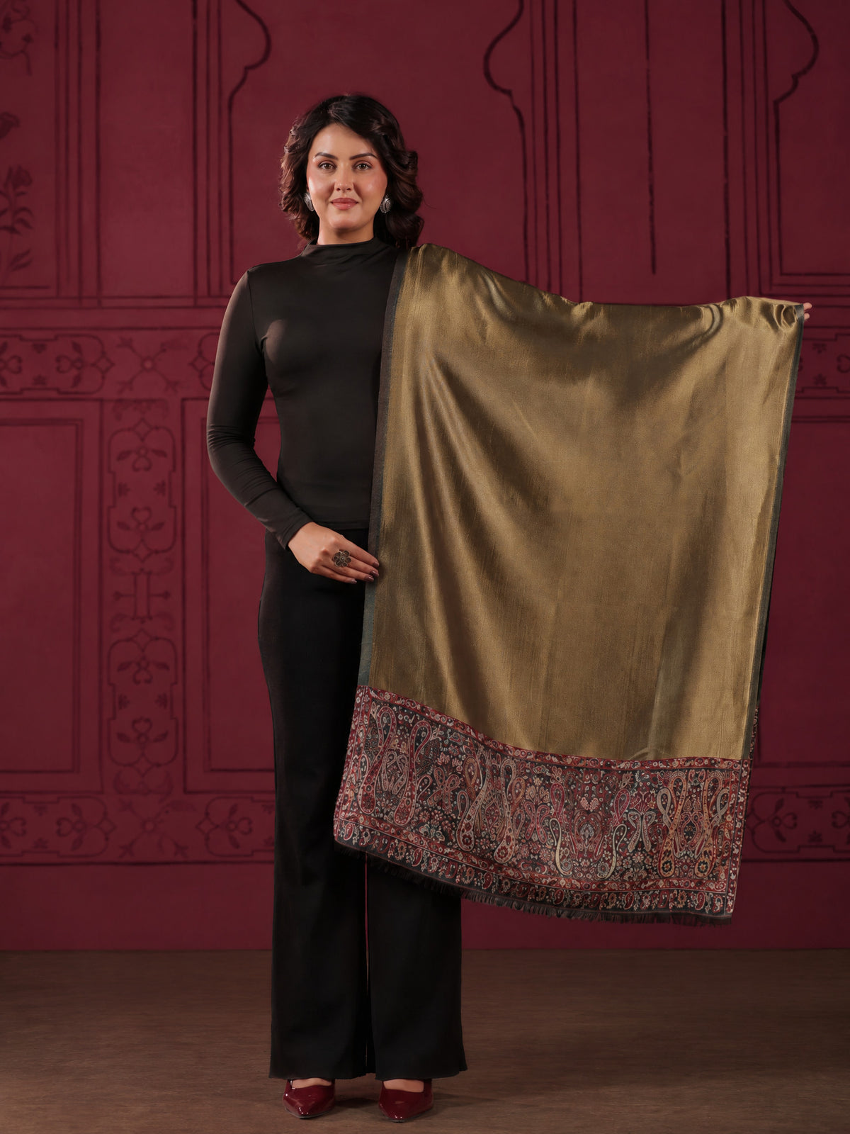 Reversible Kani Zari Stole with Big Paisley Jamawar Border | Teal Blue