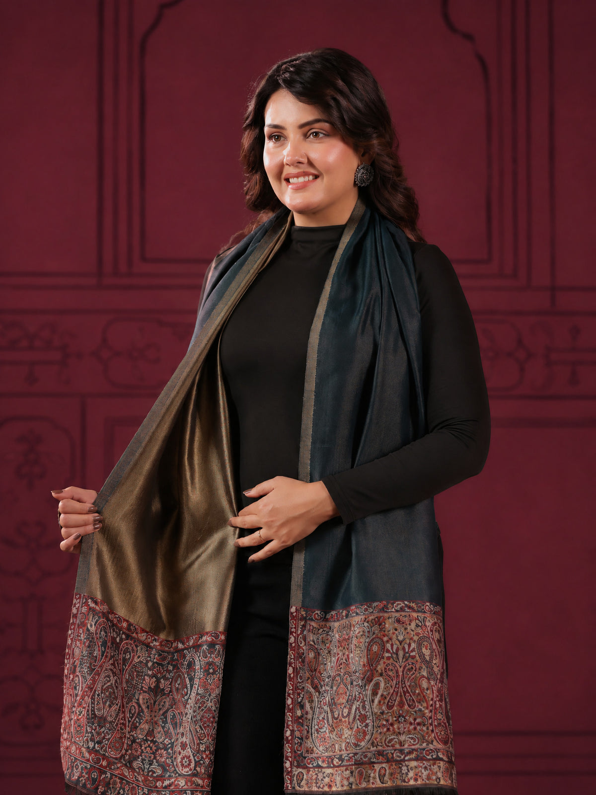 Reversible Kani Zari Stole with Big Paisley Jamawar Border | Teal Blue