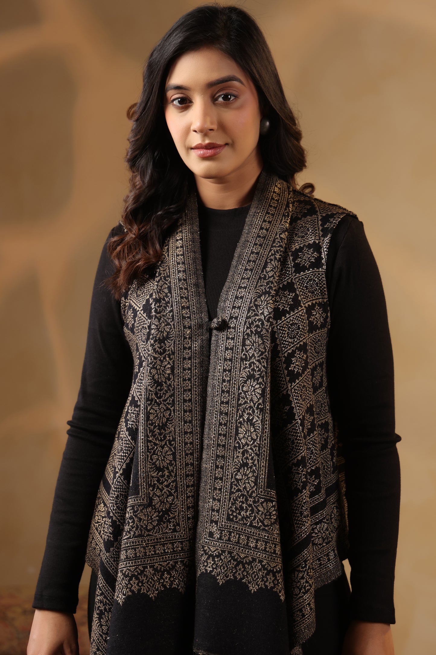 Women's Sleeveless Zari Patterned Shrug Cardigan | Black