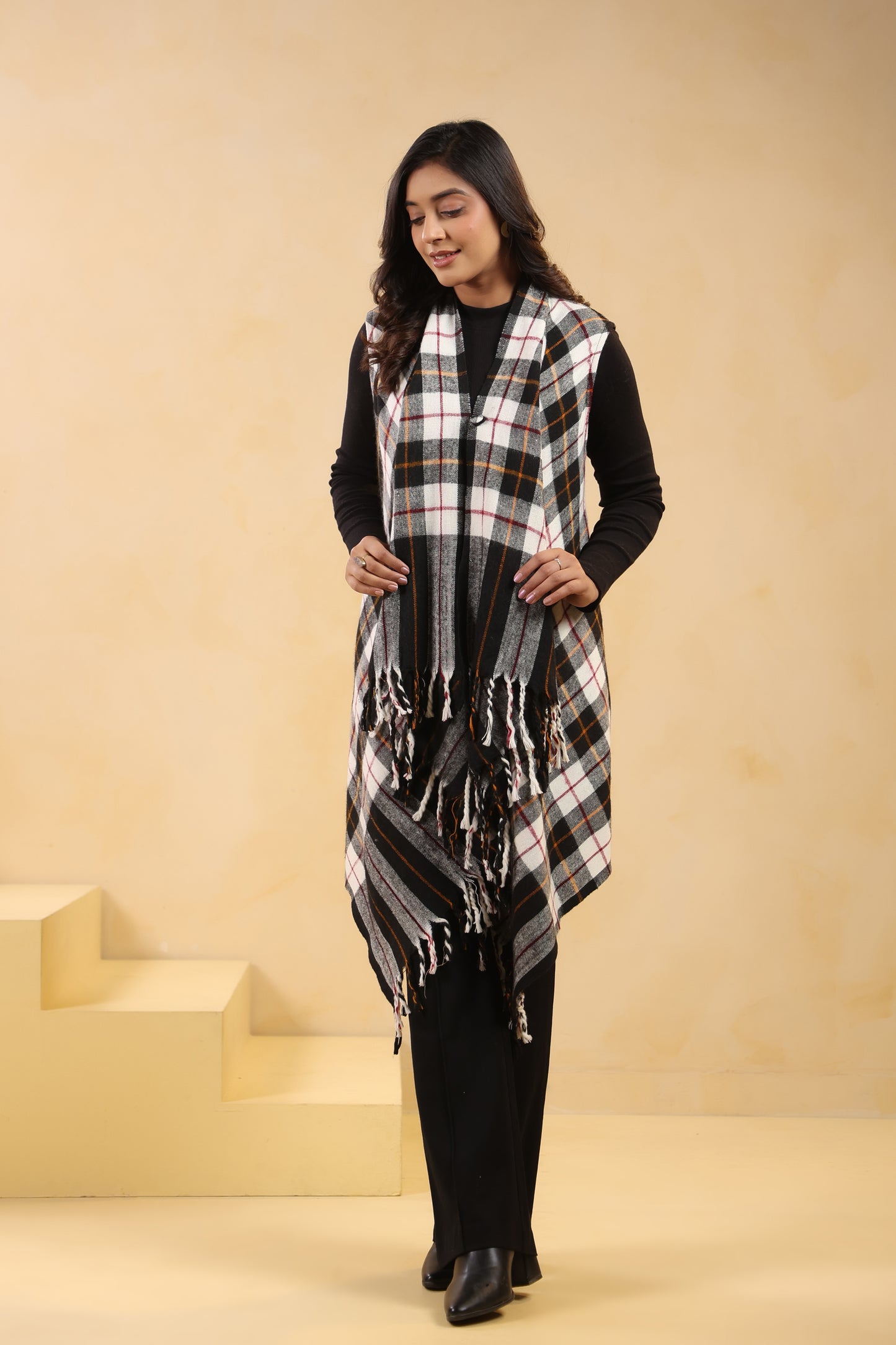 Women's Sleeveless Checkered Shrug Cardigan | White