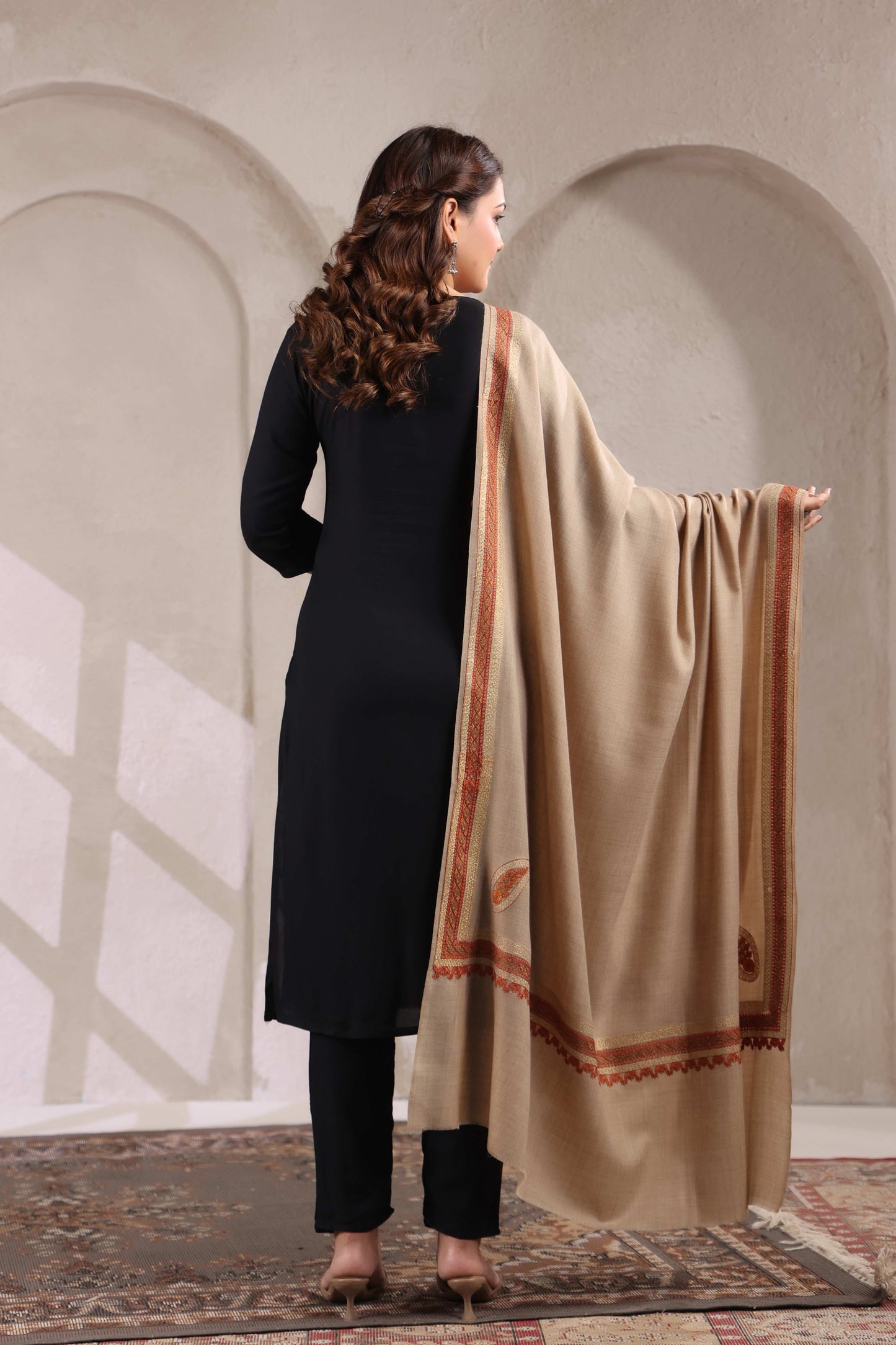 Kashmiri Sozni Zari Embroidery Shawl | Beige
