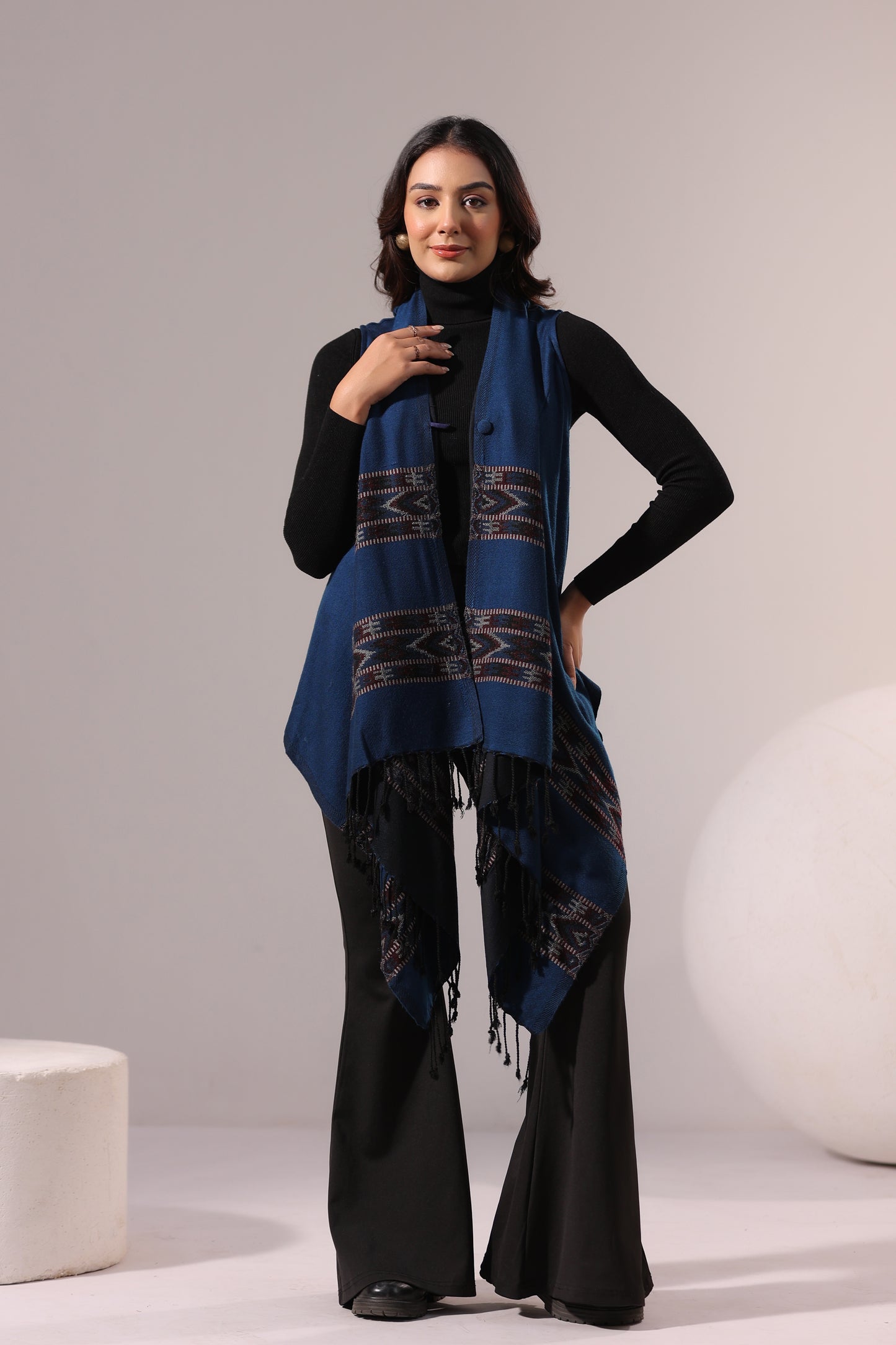 Women's Sleeveless Kullu Pattern Shrug Cardigan | Blue