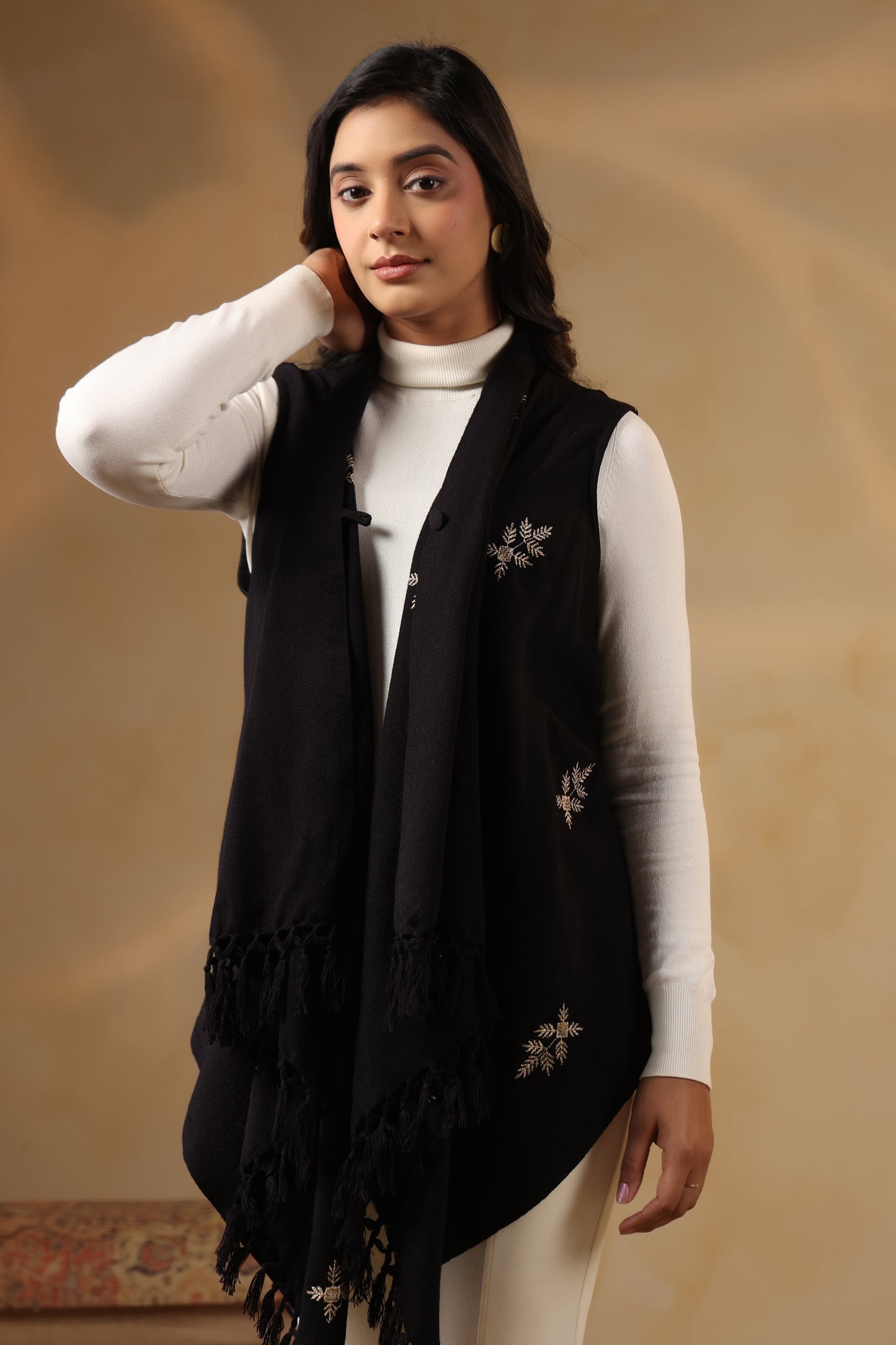 Women's Sleeveless Floral Zari Embroidery Shrug Cardigan | Black
