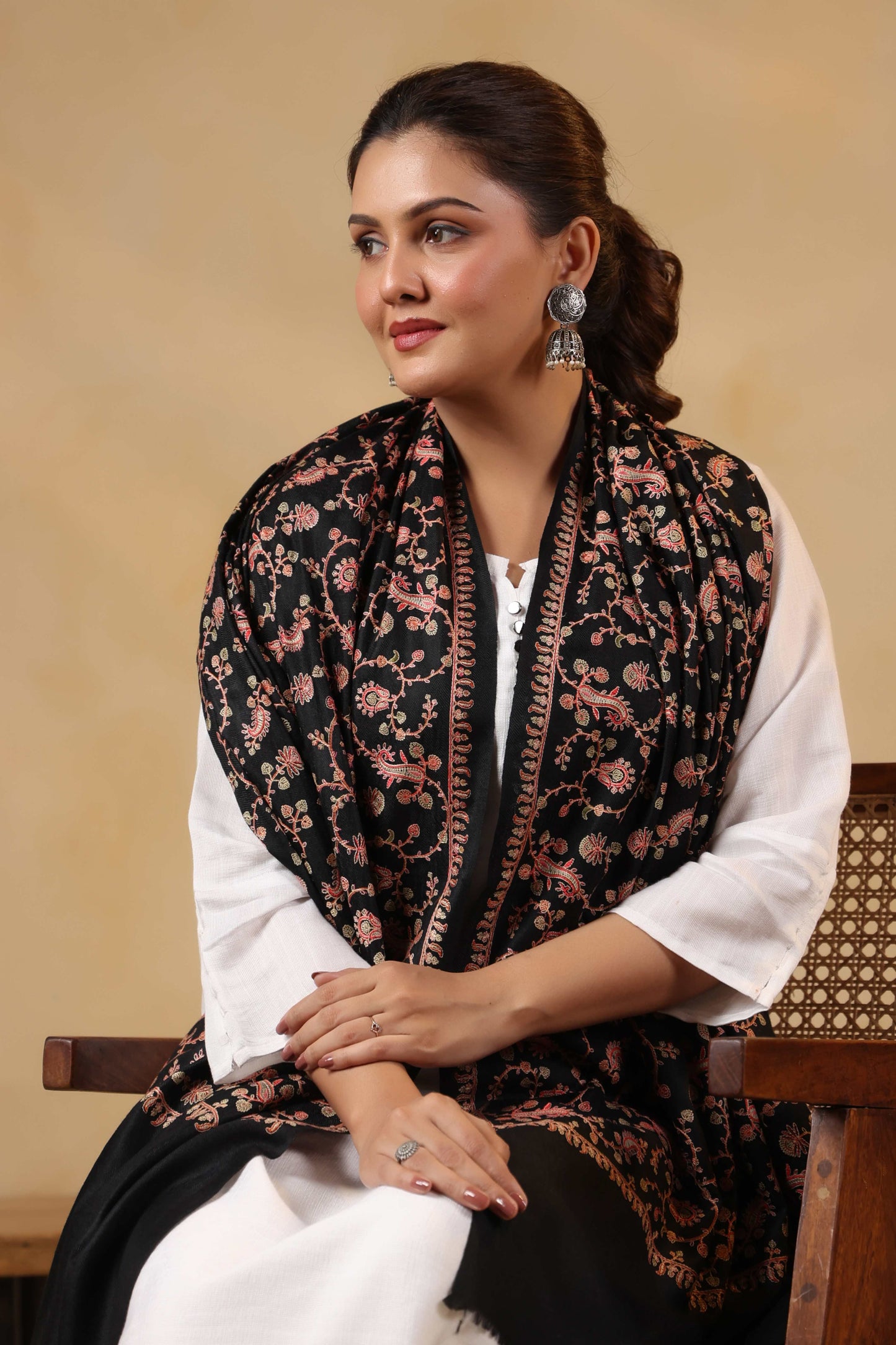Kashmiri Sozni Floral Embroidery Shawl | Black