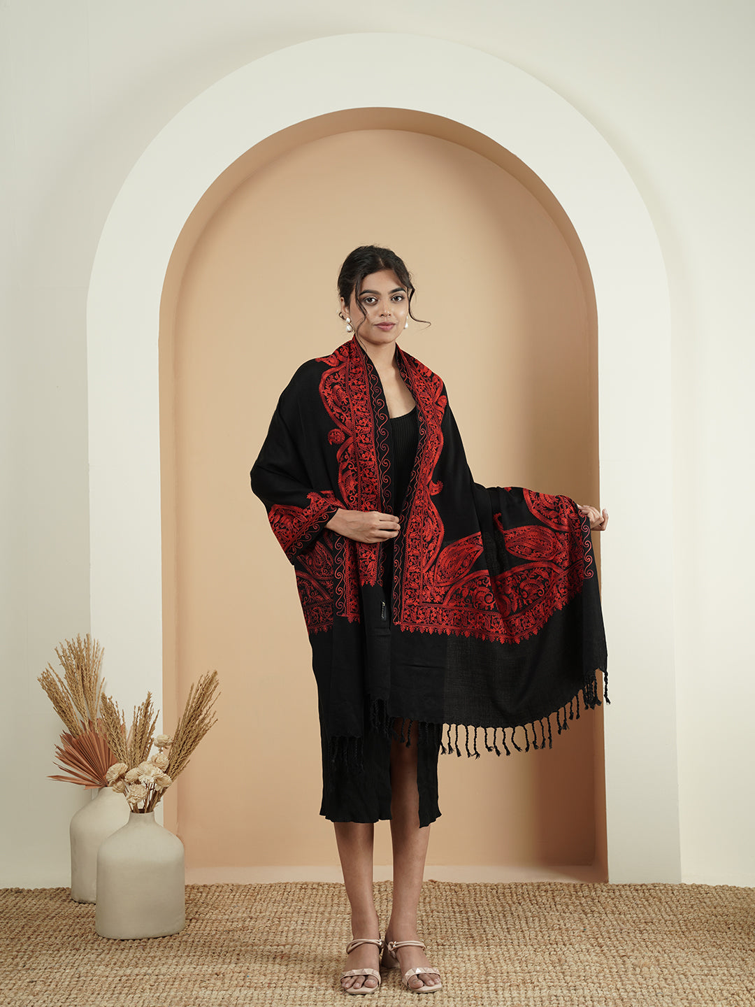 Floral Kashmiri Aari Embroidery Warm Stole with Fringed Border | Black
