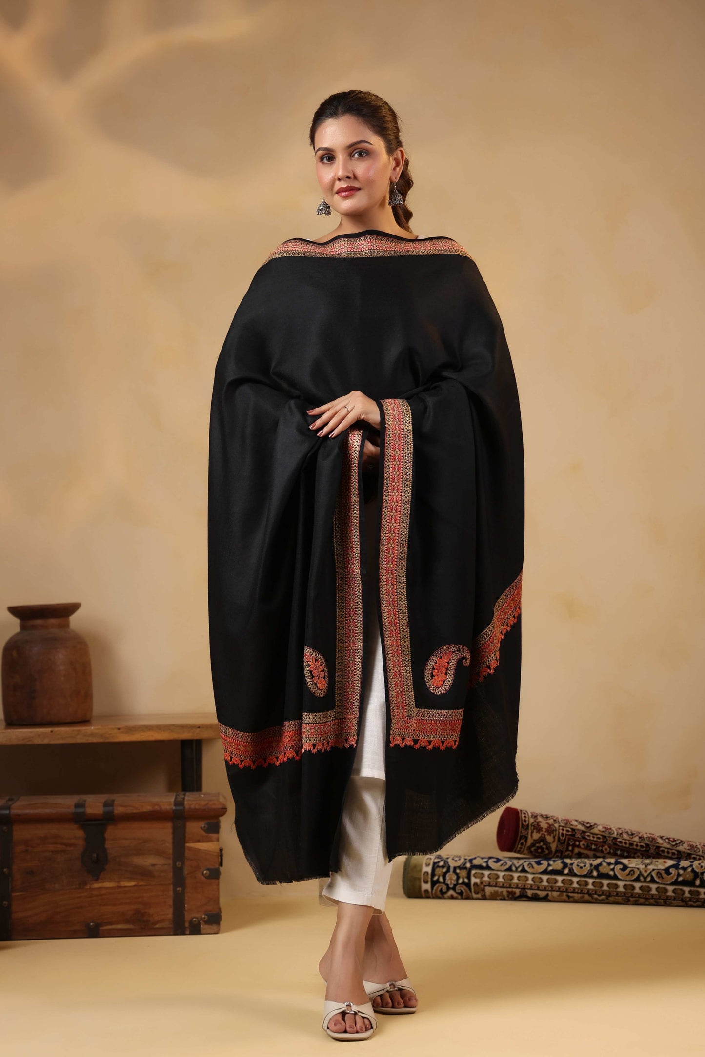 Kashmiri Sozni Zari Embroidery Shawl | Black