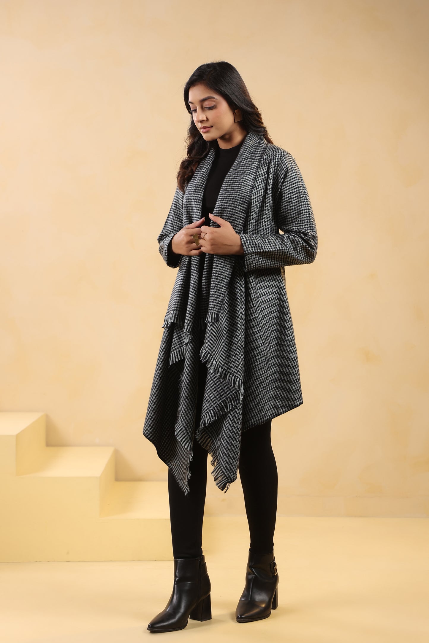Women's Full Sleeve Woolen Checkered Shrug Cardigan | Black Grey