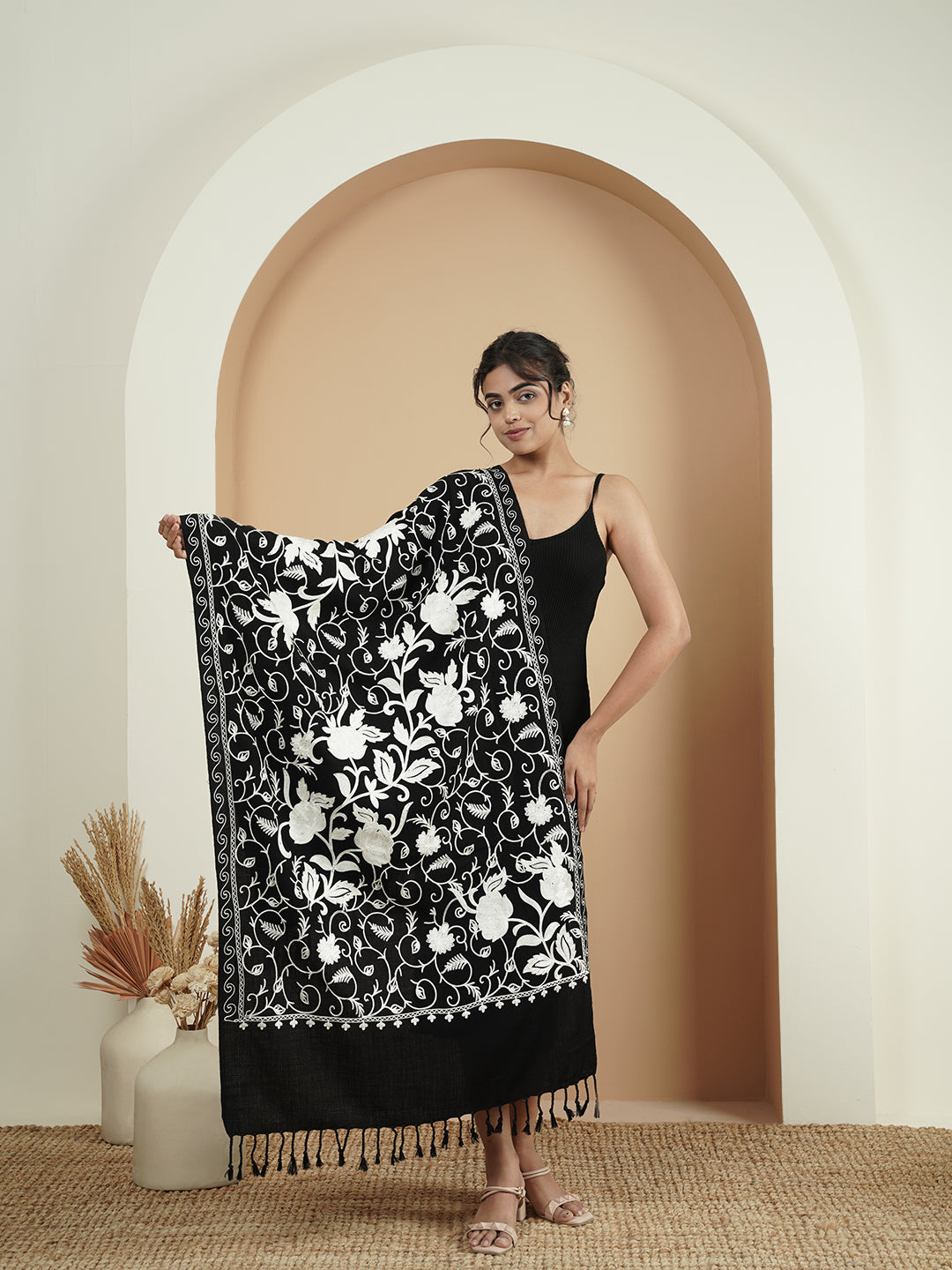 Floral Kashmiri Jaal Embroidery Warm Stole with Fringed Border | Black