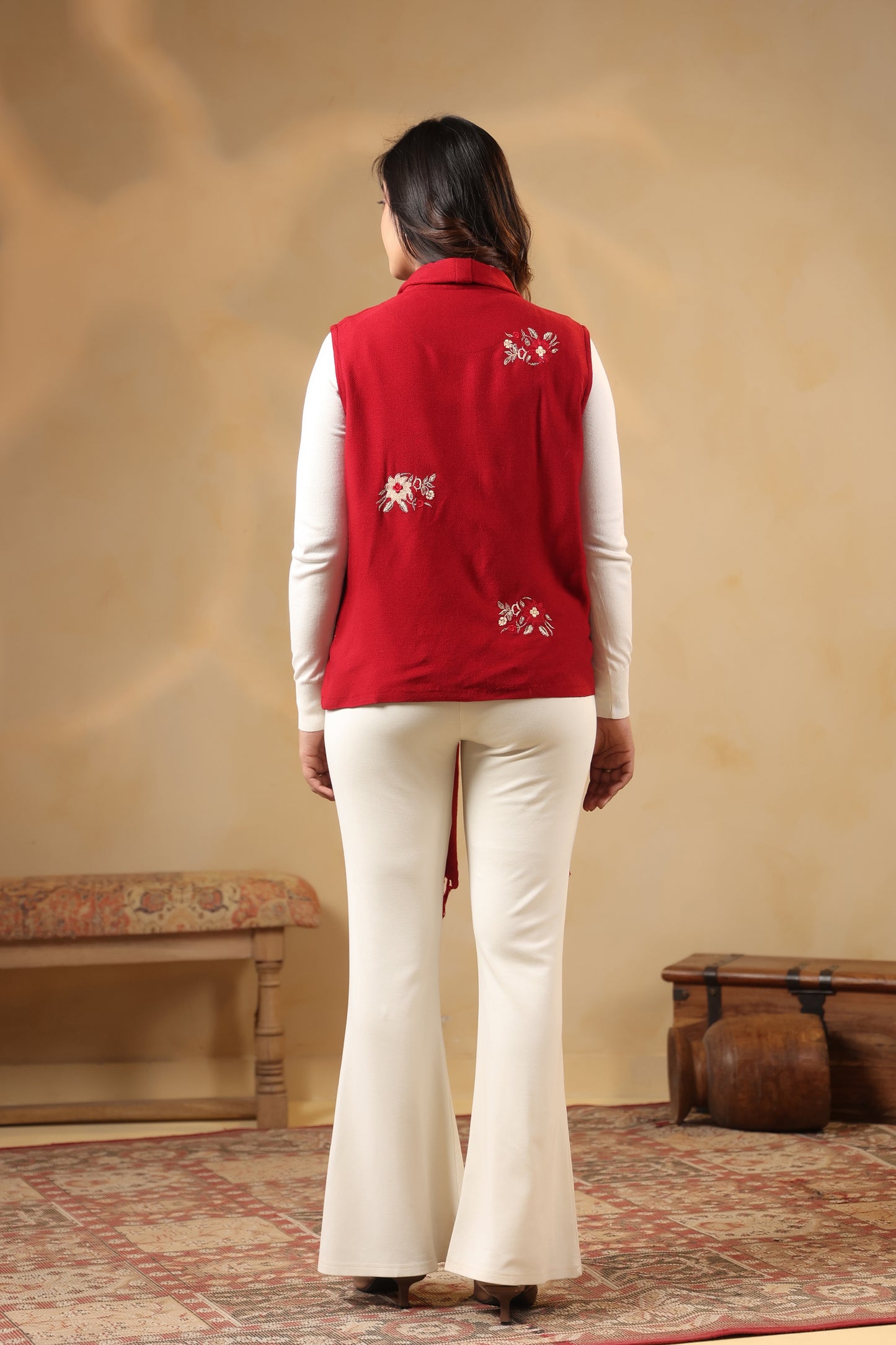 Women's Sleeveless Floral Zari Embroidery Shrug Cardigan | Red