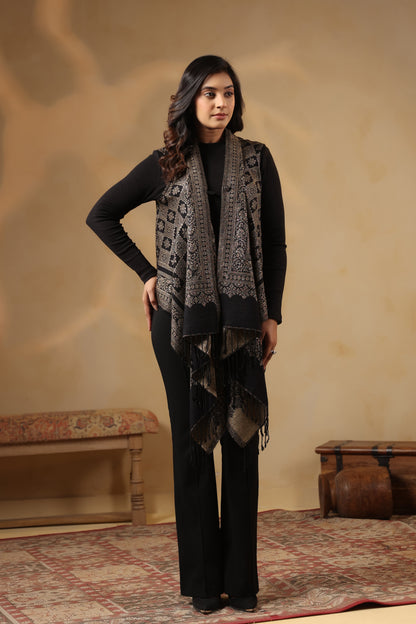 Women's Sleeveless Zari Patterned Shrug Cardigan | Black