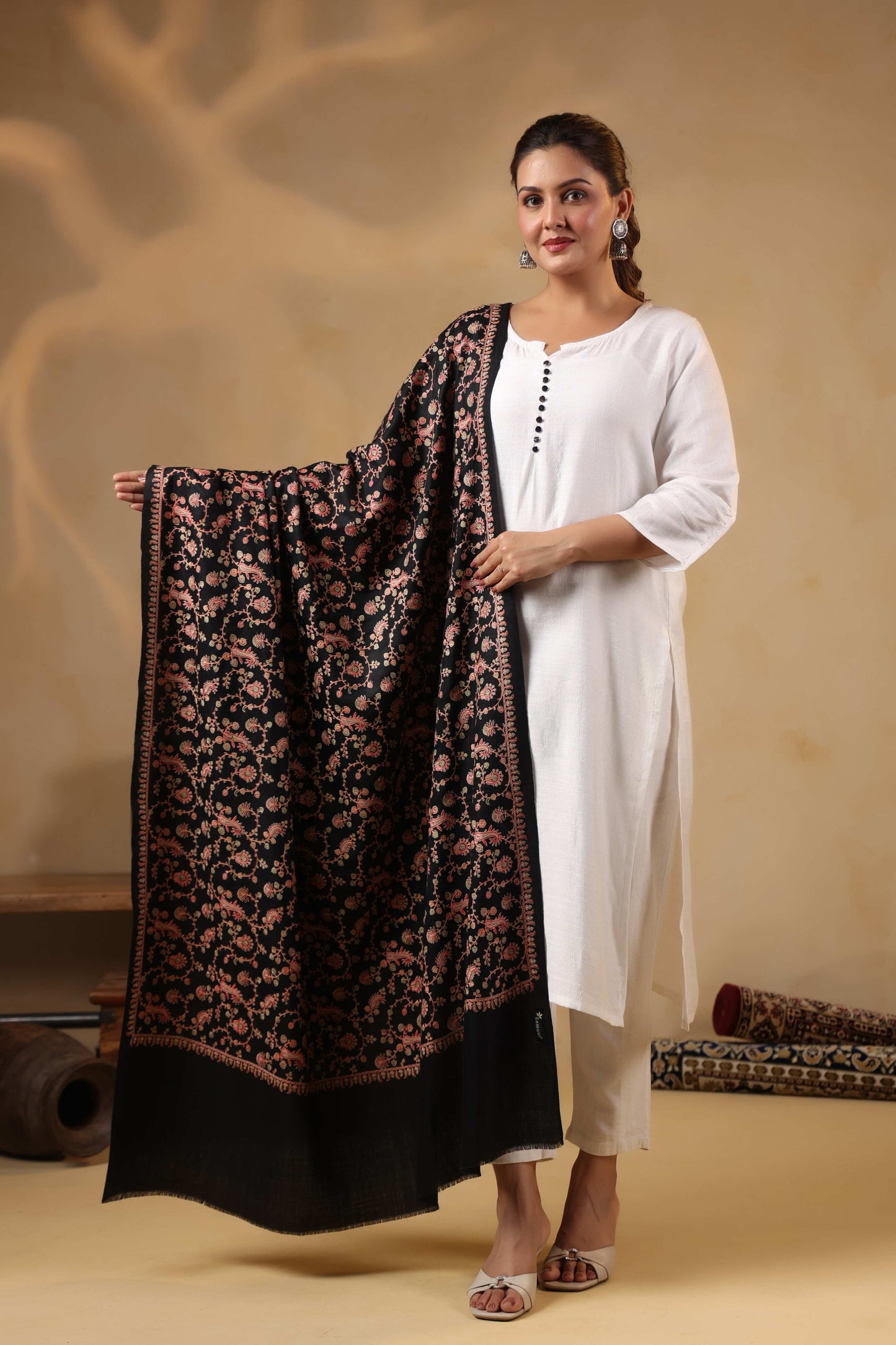 Kashmiri Sozni Floral Embroidery Shawl | Black