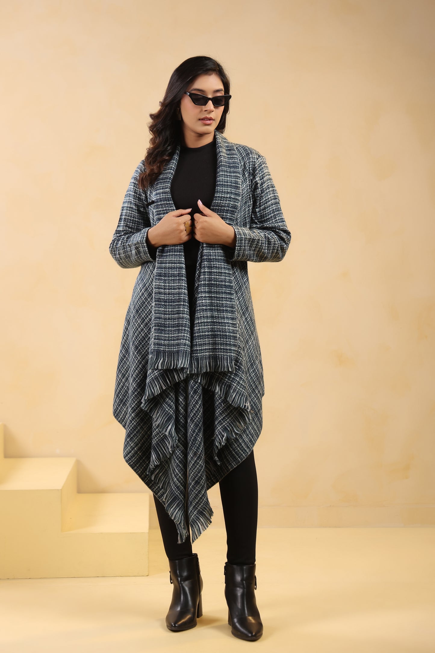 Women's Full Sleeve Woolen Checkered Shrug Cardigan | Grey Black