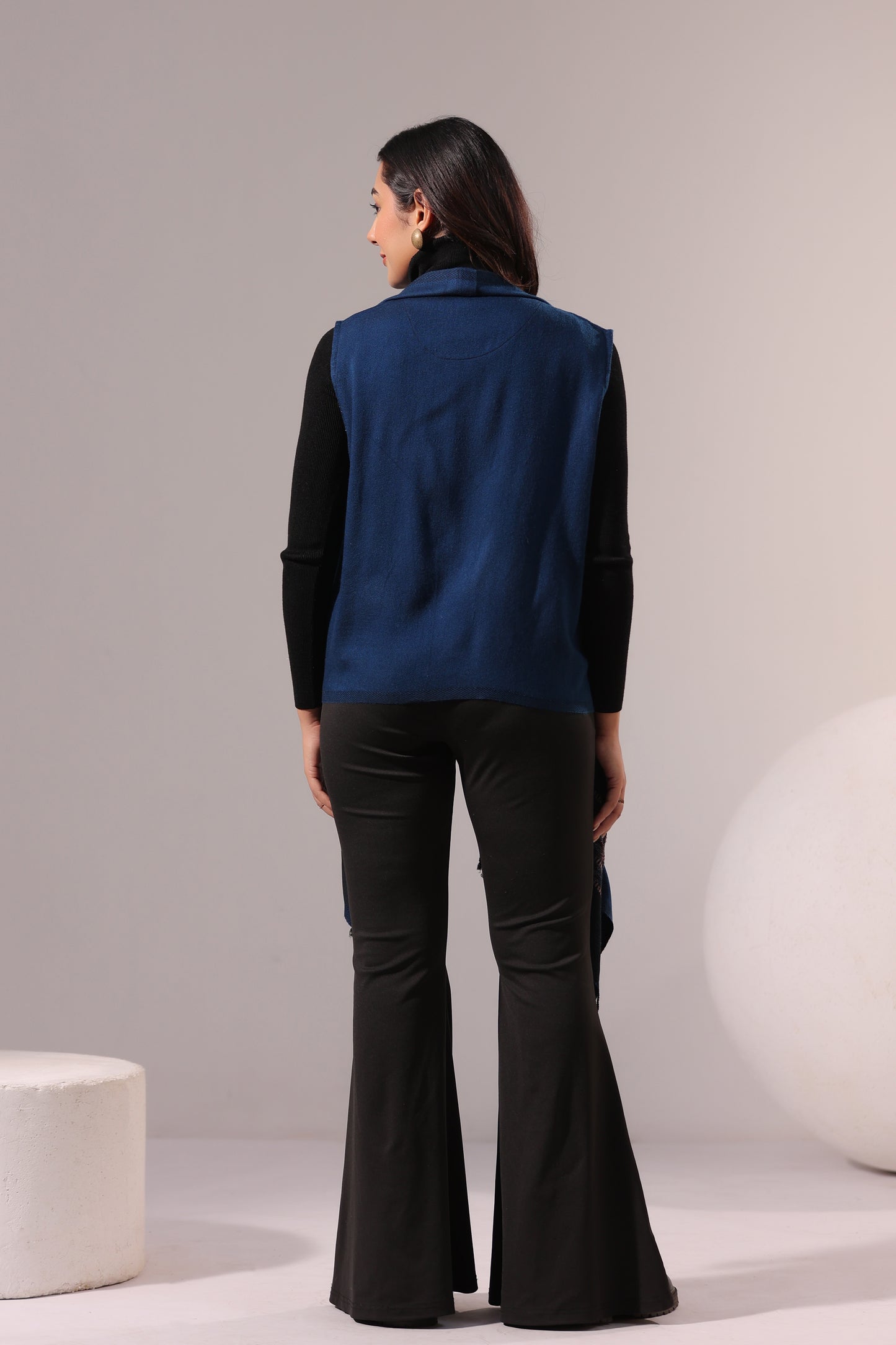 Women's Sleeveless Kullu Pattern Shrug Cardigan | Blue