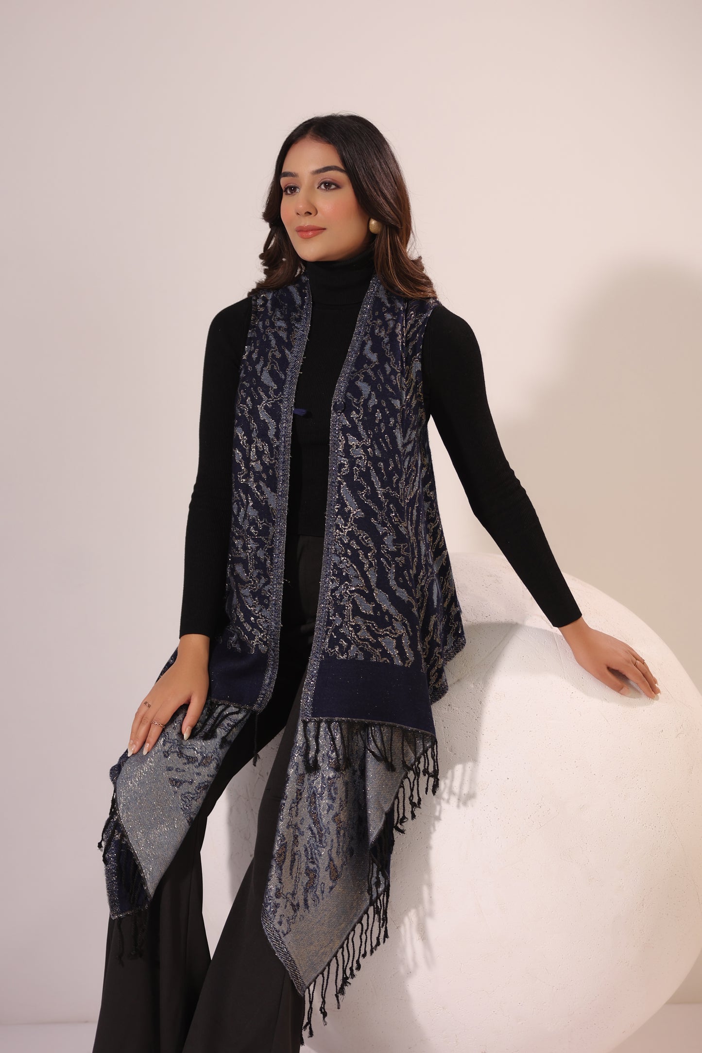 Women's Sleeveless Zari Pattern Shrug Cardigan | Navy Blue