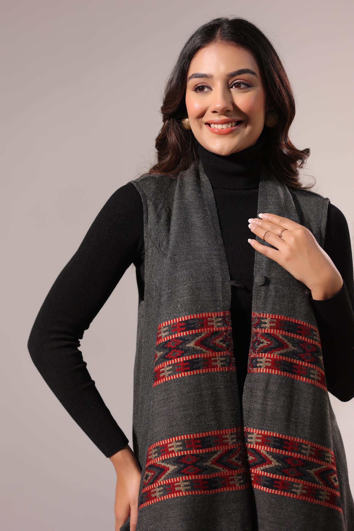 Women's Sleeveless Kullu Pattern Shrug Cardigan | Grey