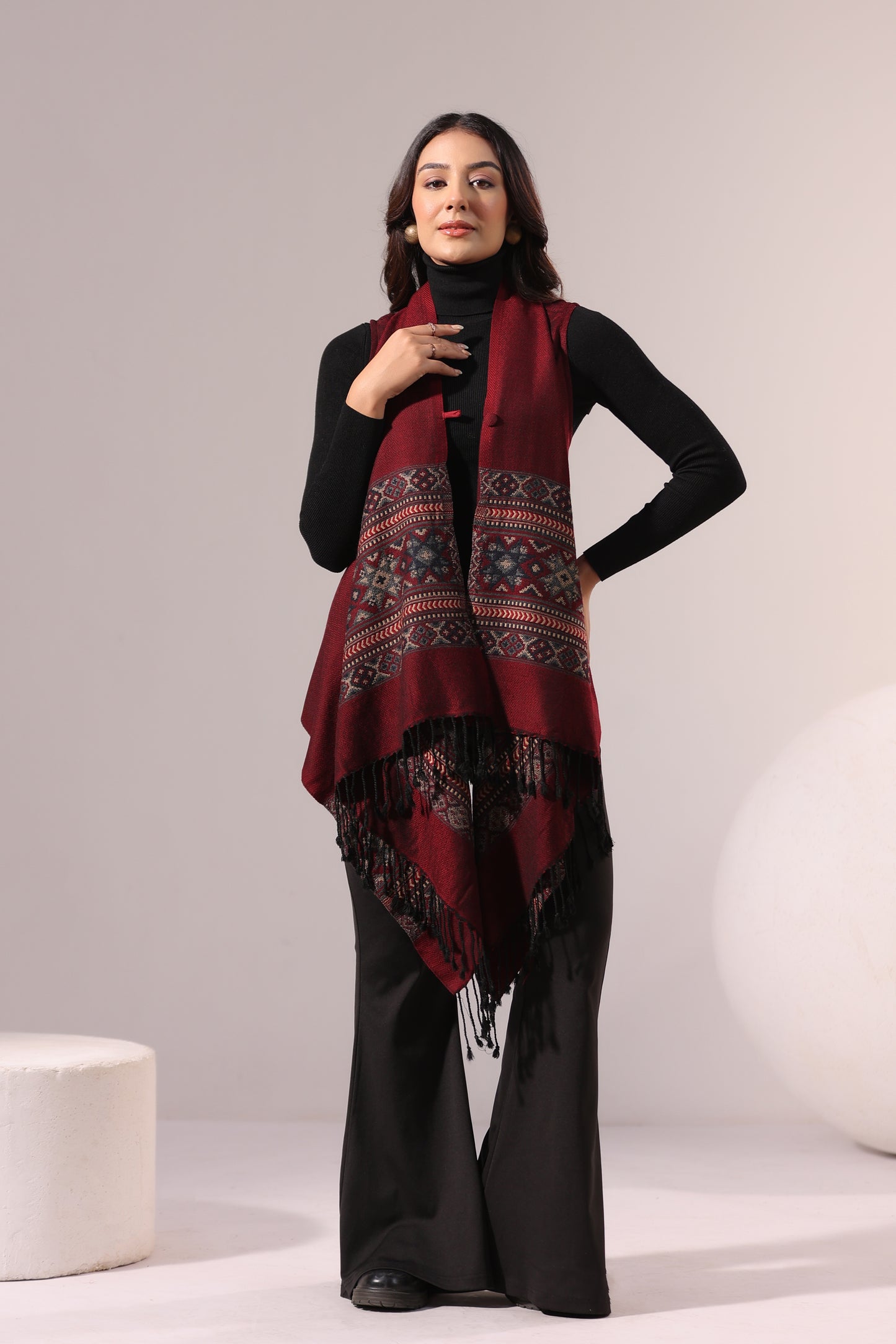 Women's Sleeveless Kullu Pattern Shrug Cardigan | Maroon