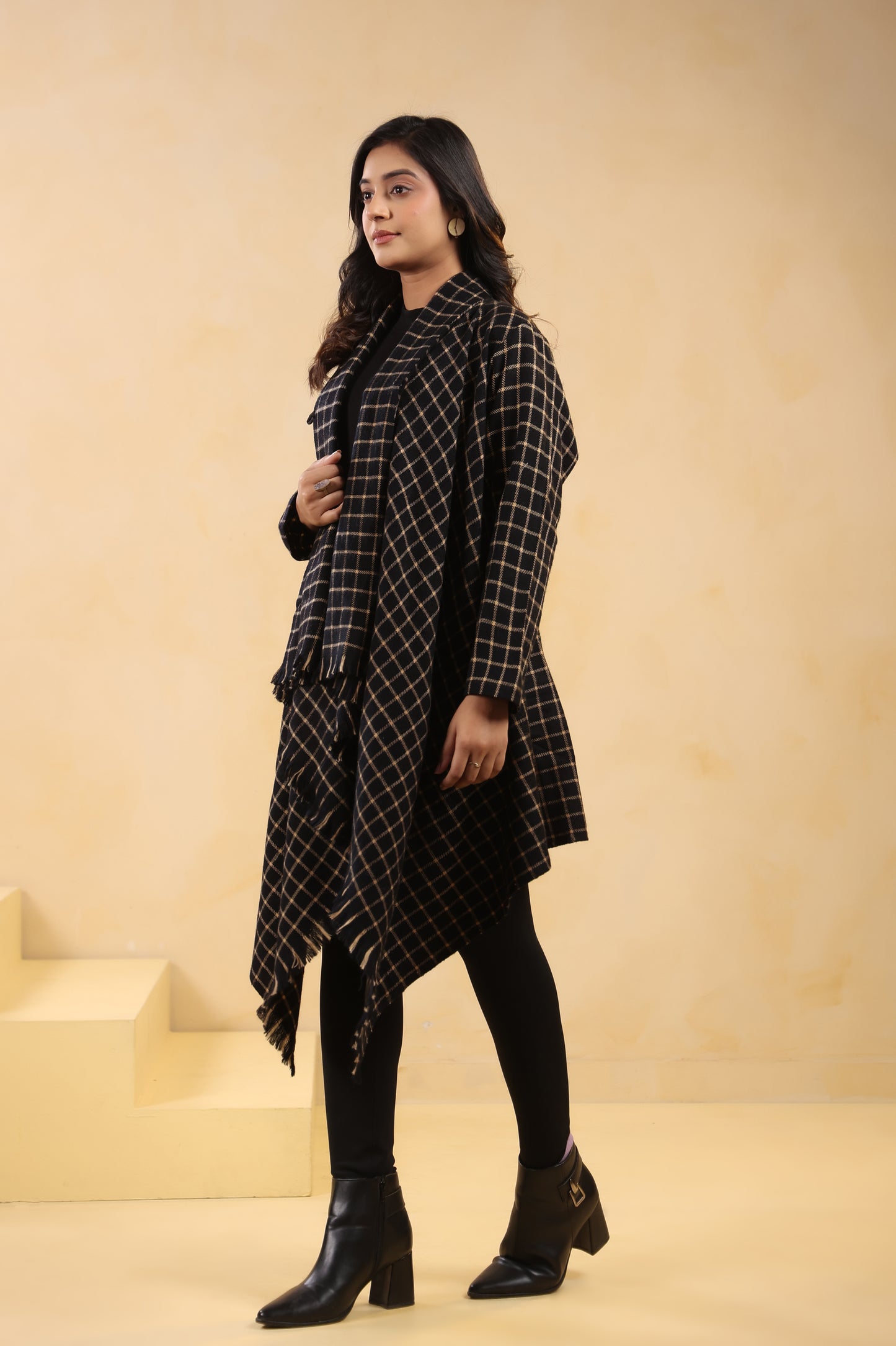 Women's Full Sleeve Woolen Checkered Shrug Cardigan | Black Check