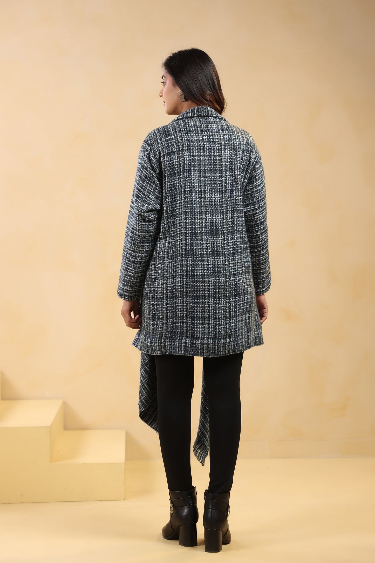 Women's Full Sleeve Woolen Checkered Shrug Cardigan | Grey Black