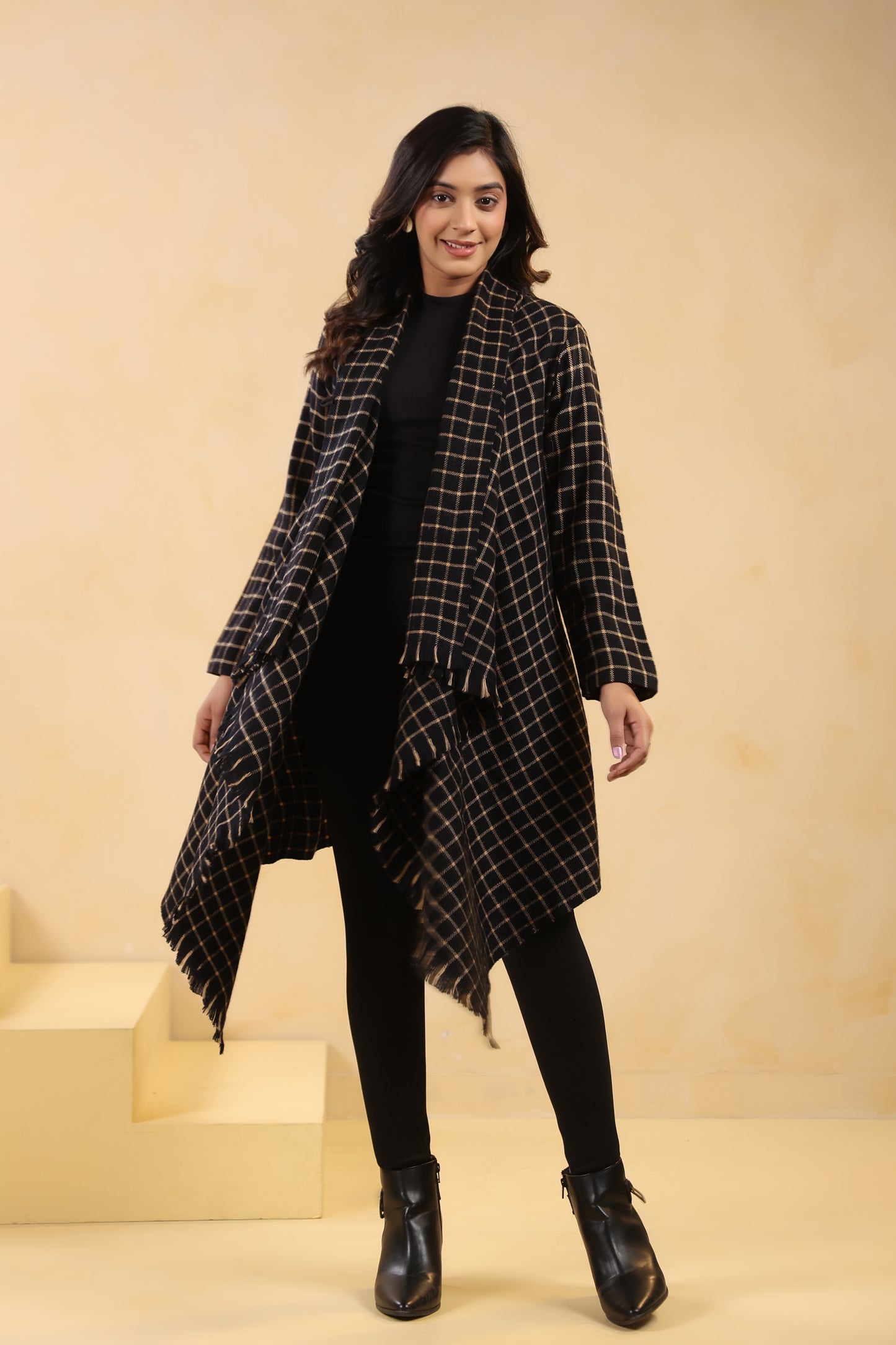 Women's Full Sleeve Woolen Checkered Shrug Cardigan | Black Check