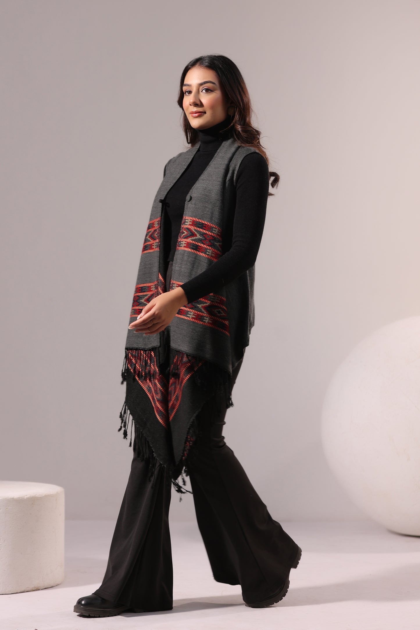 Women's Sleeveless Kullu Pattern Shrug Cardigan | Grey