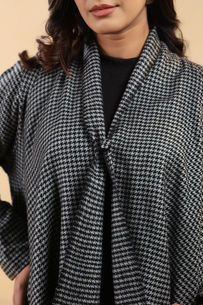 Women's Full Sleeve Woolen Checkered Shrug Cardigan | Black Grey
